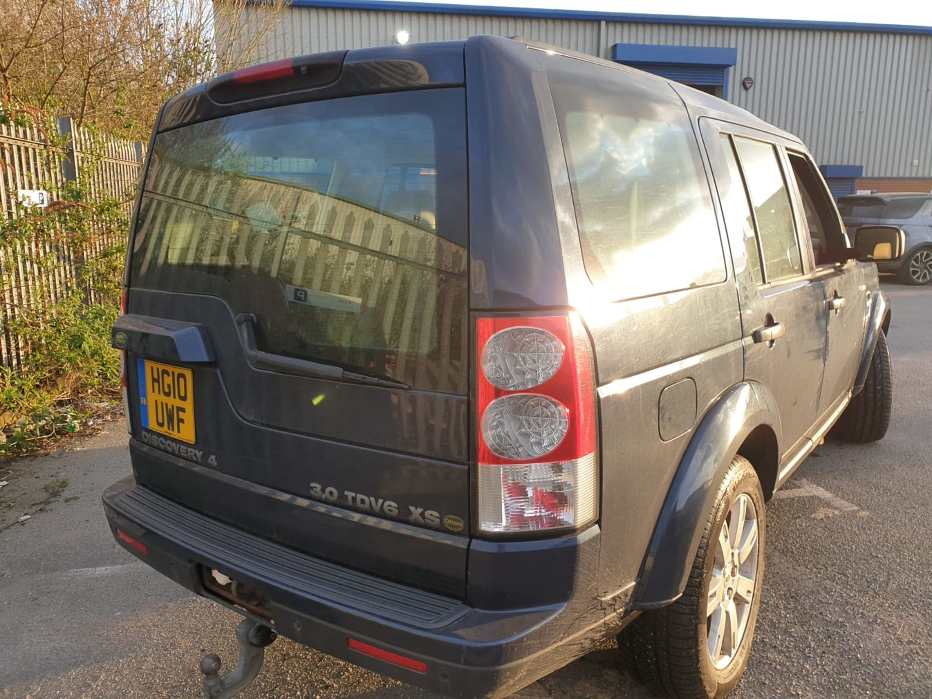 2010/10 REG LAND ROVER DISCOVERY XS TDV6 AUTO 3.0 DIESEL BLUE 4X4, SHOWING 2 FORMER KEEPERS *NO VAT* - Image 5 of 11