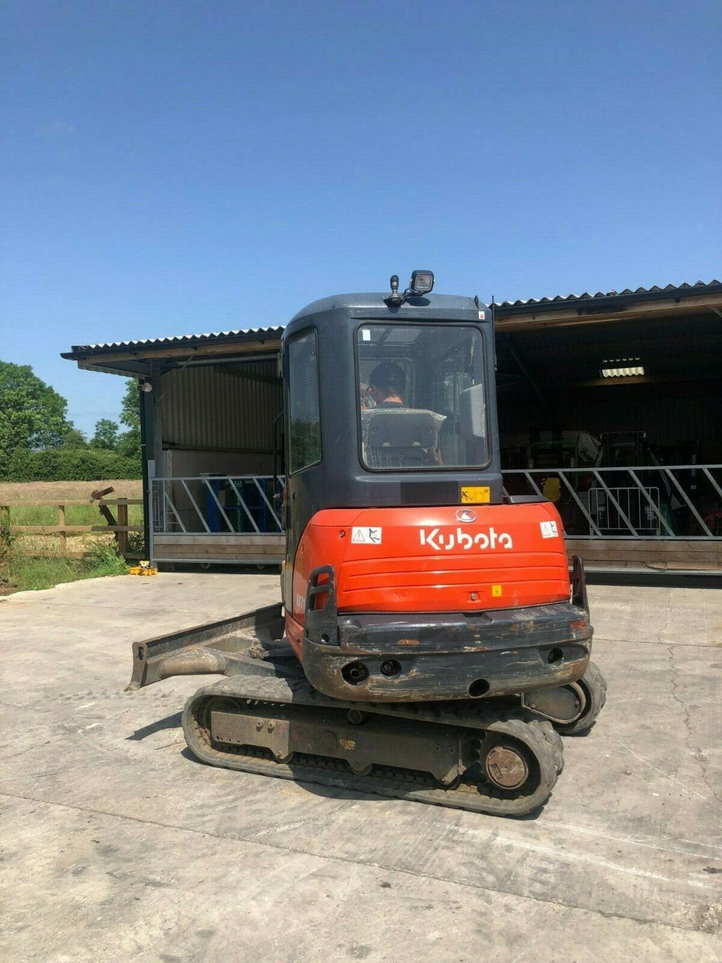 2014 KUBOTA KX71-3 EXCAVATOR, 1907 HOURS, QUICK HITCH, 2 SPEED TRACKING C/W 4 BUCKETS FULL GLASS CAB - Image 7 of 10