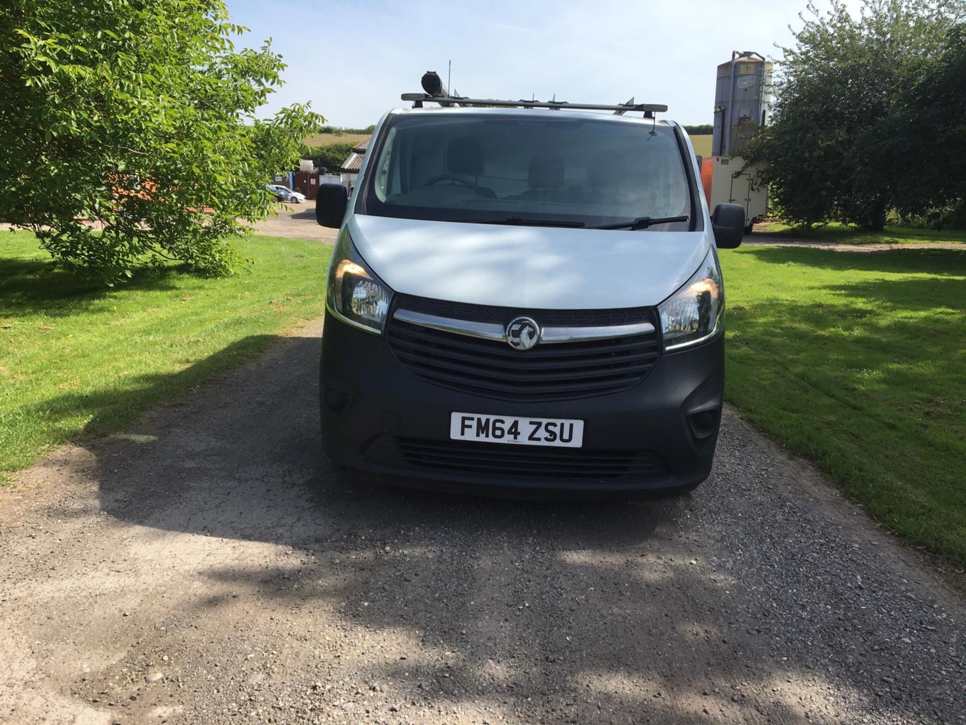 2015/64 REG VAUXHALL VIVARO 2900 CDTI ECOFLEX 1.6 DIESEL WHITE PANEL VAN, SHOWING 0 FORMER KEEPERS - Image 2 of 10