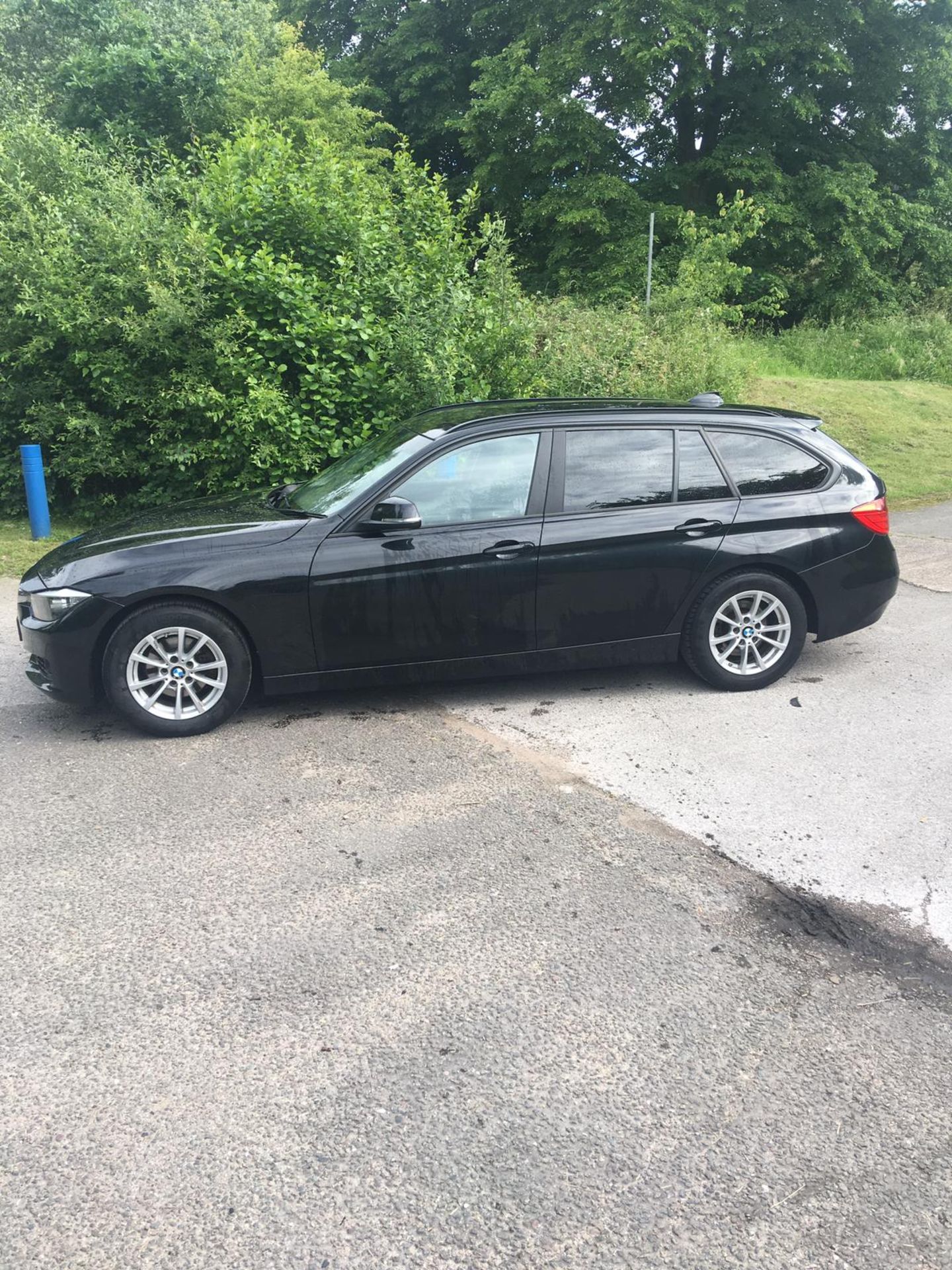 2015/15 REG BMW 320D BUSINESS EFFICIENT DYNAMICS 2.0 DIESEL BLACK ESTATE, SHOWING 0 FORMER KEEPERS - Image 4 of 26