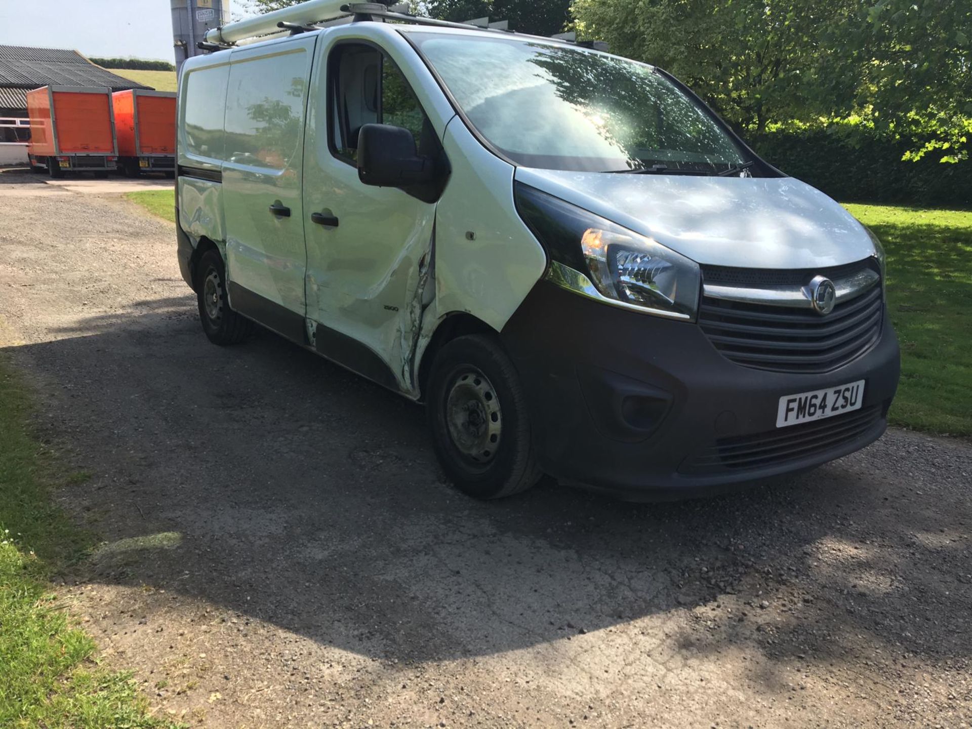 2015/64 REG VAUXHALL VIVARO 2900 CDTI ECOFLEX 1.6 DIESEL WHITE PANEL VAN, SHOWING 0 FORMER KEEPERS