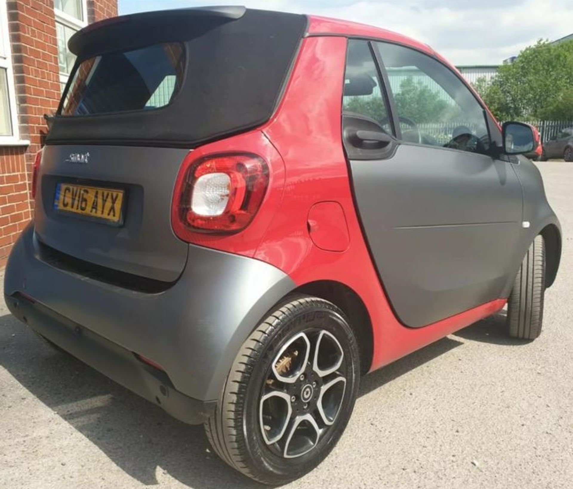 2016/16 REG SMART FORTWO PRIME PREMIUM AUTO 999CC PETROL GREY CONVERTIBLE *NO VAT* - Image 3 of 9