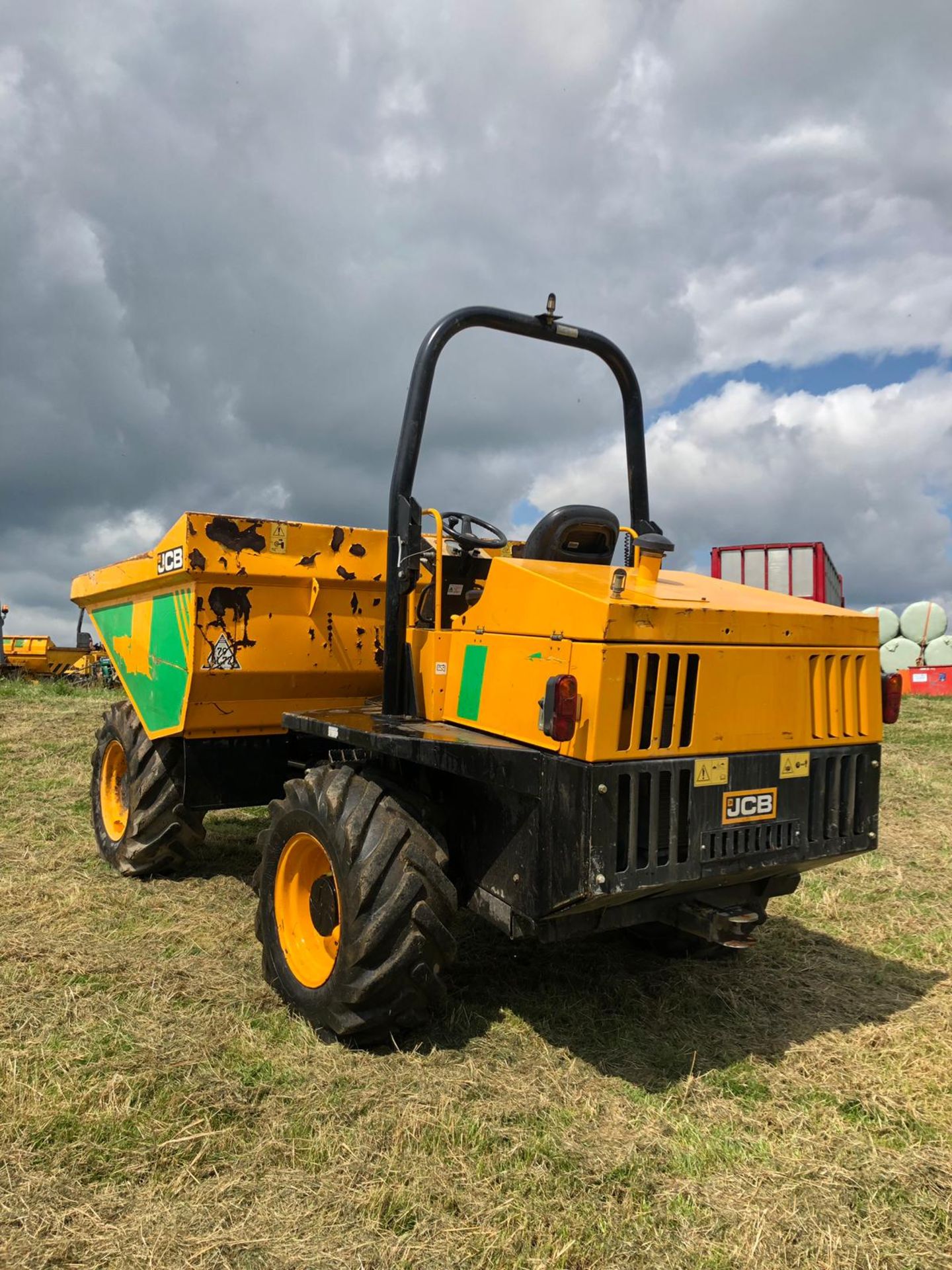 2015 JCB 6 TON DUMPER, RUNS WORKS DRIVES, SHOWING 1021 HOURS (UNVERIFIED) *PLUS VAT* - Image 3 of 7