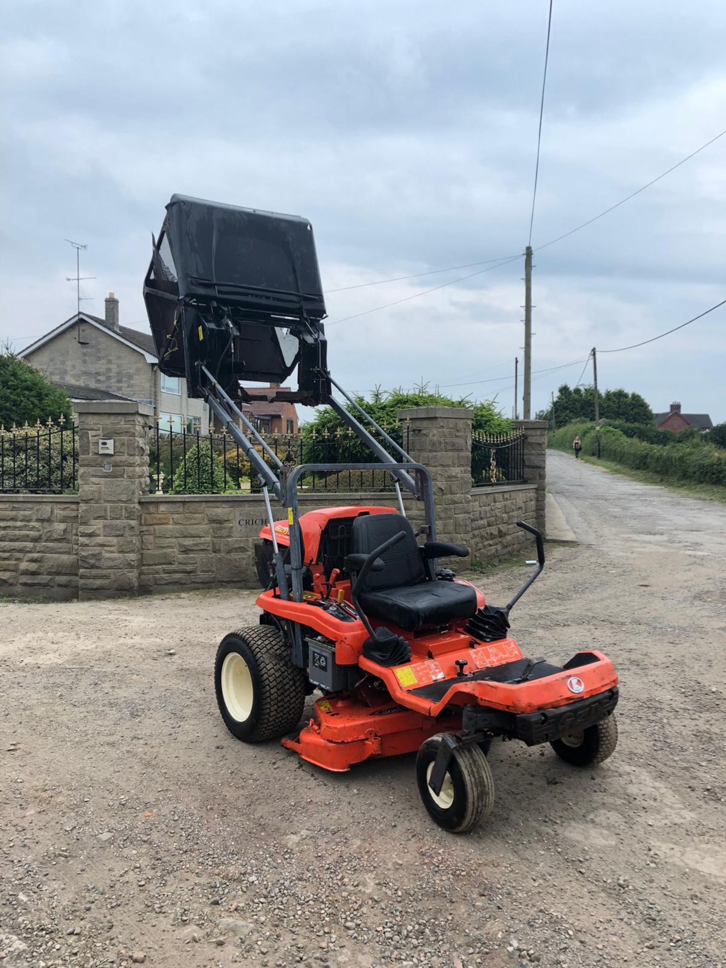 KUBOTA GZD 21 ZERO TURN RIDE ON LAWN MOWER, RUNS WORKS AND CUTS *NO VAT*