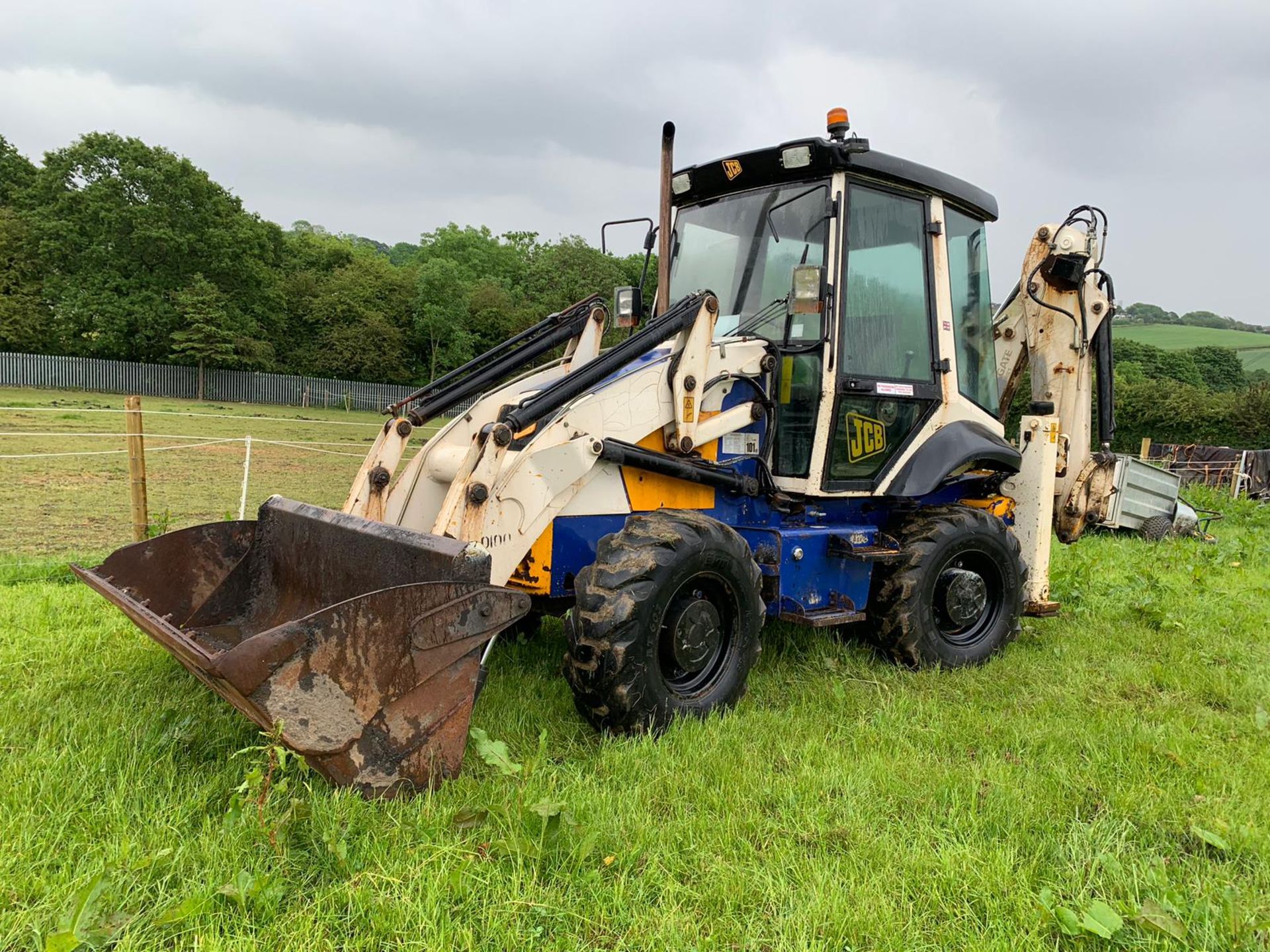 2011 JCB 2CXSM 4WS BACKHOE LOADER, RUNS, WORKS LIFTS AND DIGS *PLUS VAT* - Image 4 of 12