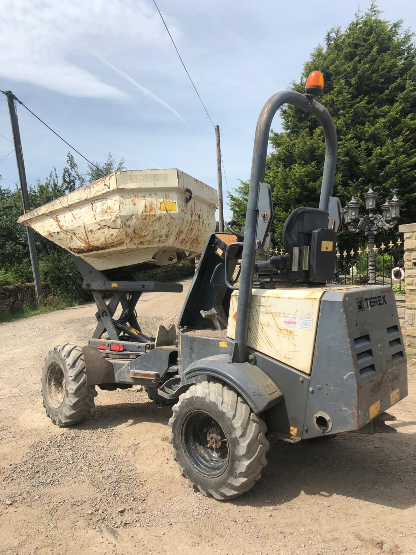 2008 BENFORD TEREX 2 TON HI-TIP SWIVEL DUMPER, RUNS AND WORKS *PLUS VAT* - Image 3 of 5