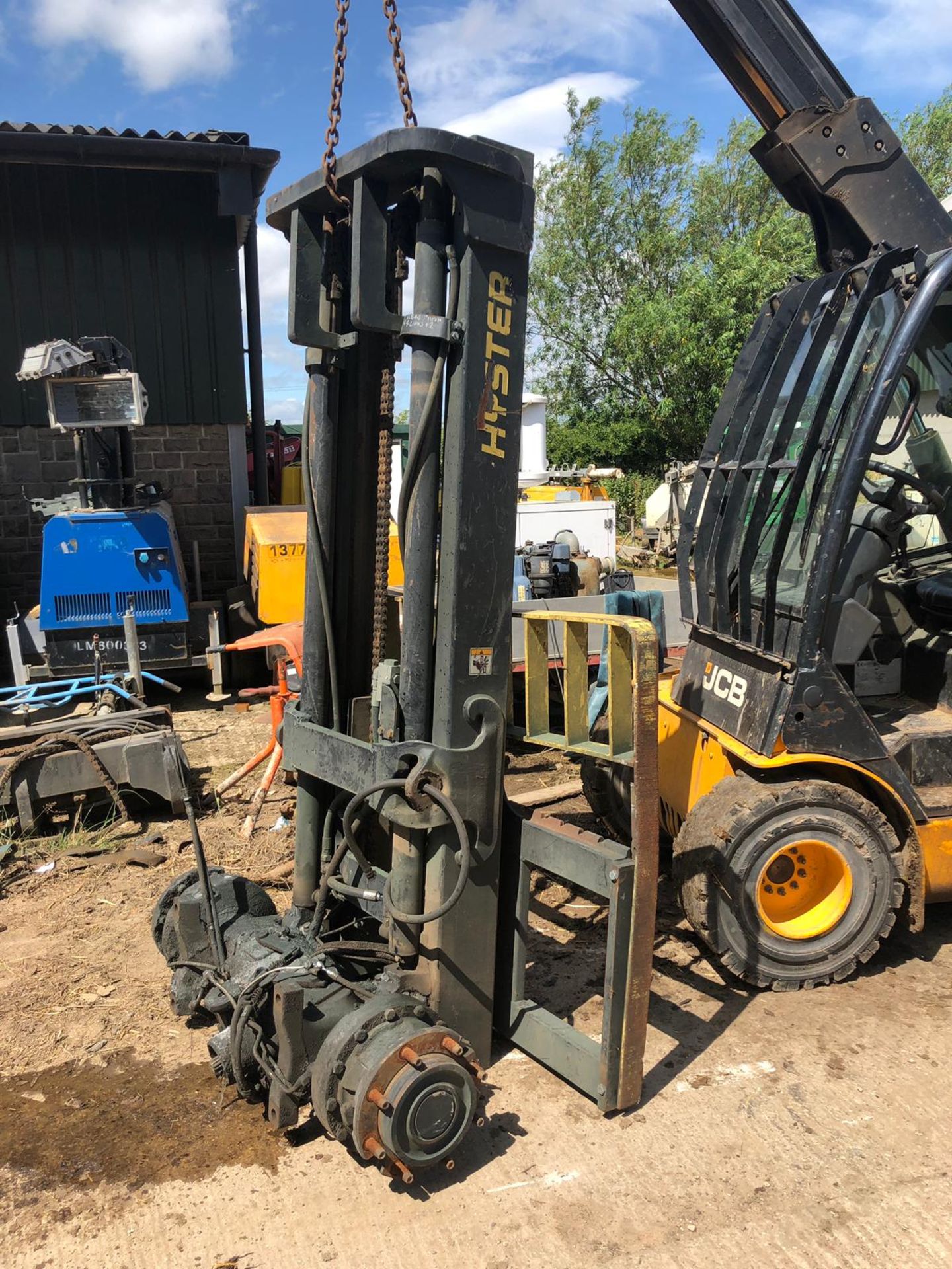 HYSTER 5 TON FORKLIFT MAST WITH FRONT AXLE *PLUS VAT*