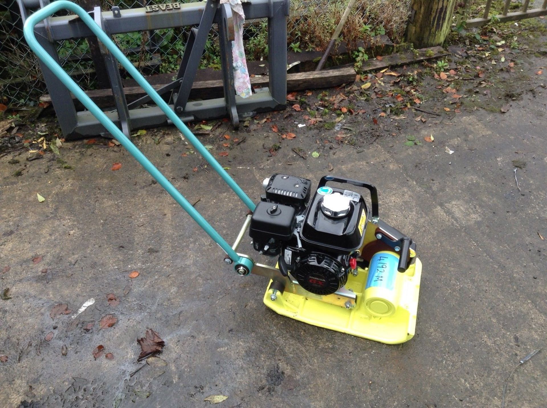 Brand New Ammann APF1033 Single Directional Vibratory Plate Wacker Compaction FREE DELIVERY UK - Image 4 of 6