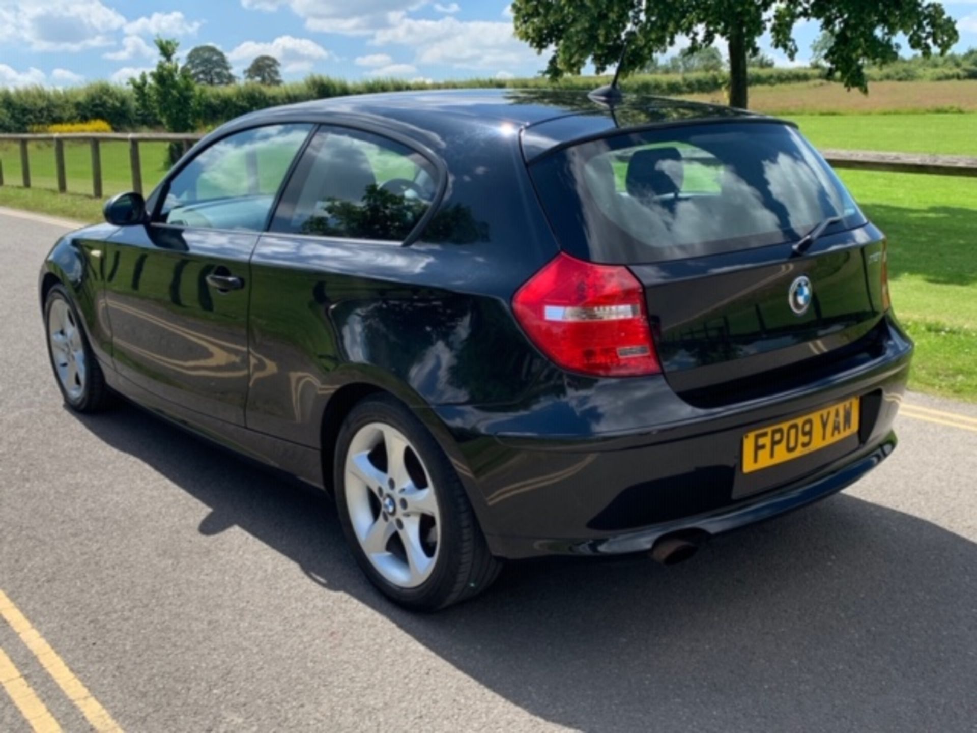 2009/09 REG BMW 116I SPORT 2.0 PETROL BLACK 3 DOOR HATCHBACK *NO VAT* - Image 5 of 10