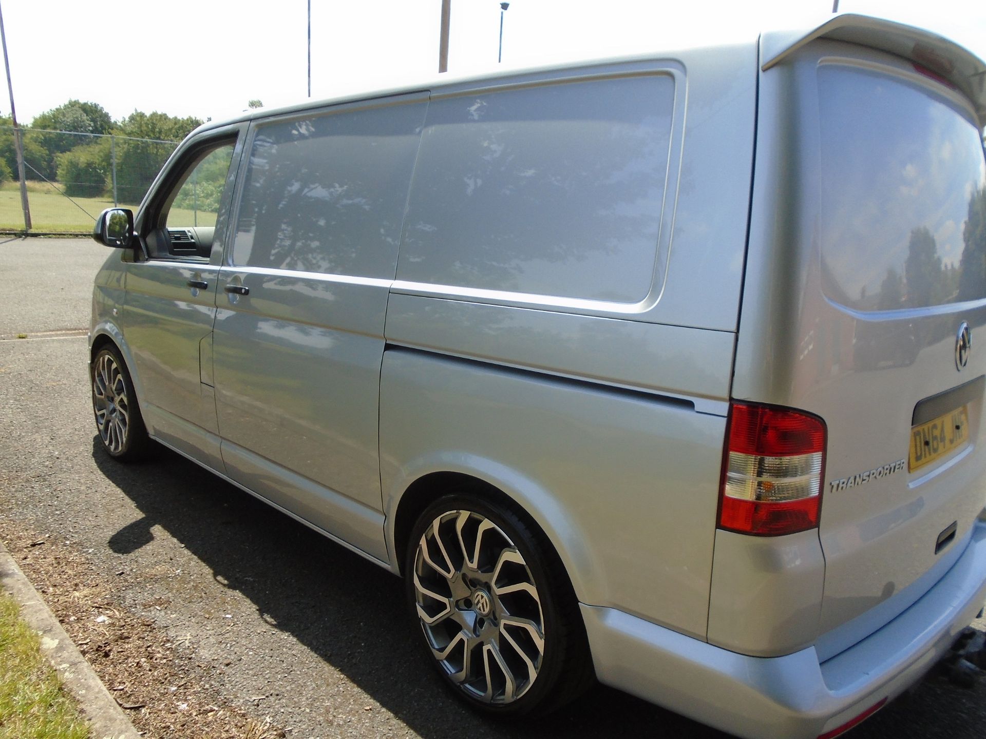 2015/64 REG VOLKSWAGEN TRANSPORTER T26 STARTLINE 84 BHP 2.0 DIESEL VAN, SHOWING 1 FORMER KEEPER - Image 4 of 9