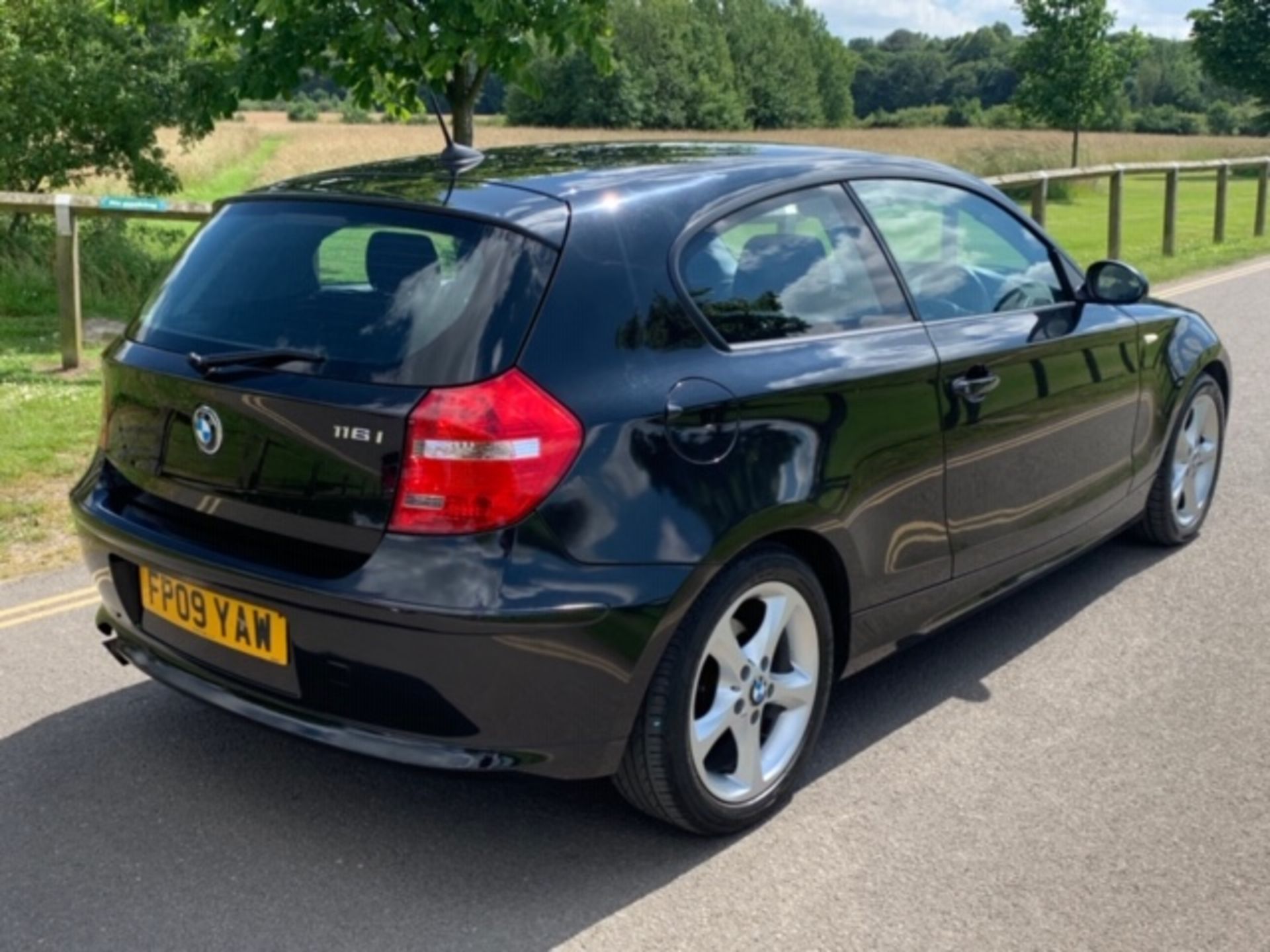 2009/09 REG BMW 116I SPORT 2.0 PETROL BLACK 3 DOOR HATCHBACK *NO VAT* - Image 6 of 10