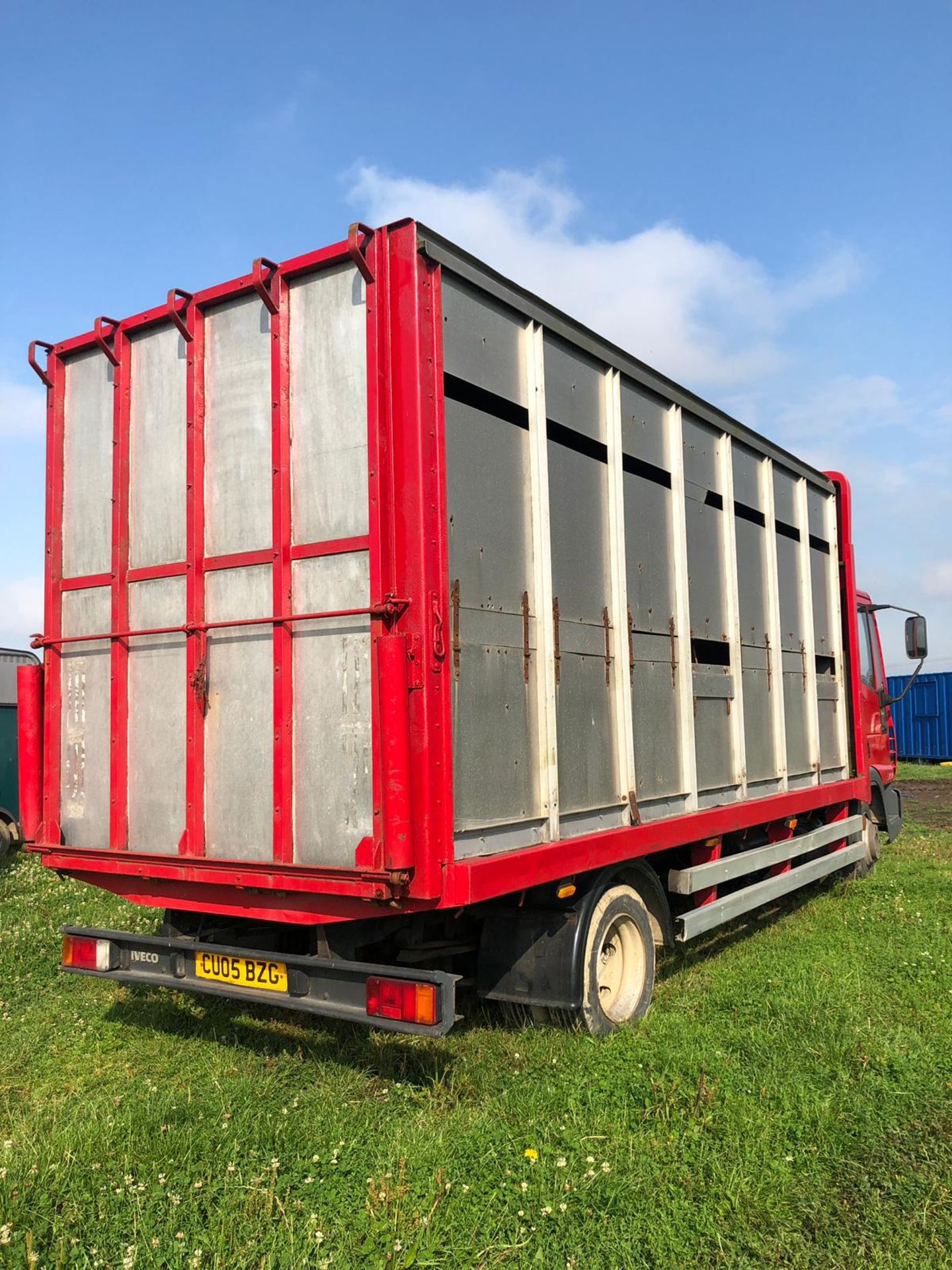 2005/05 REG IVECO FORD EUROCARGO 75E17 HORSEBOX LORRY 4.0 DIESEL, SHOWING 1 FORMER KEEPER *PLUS VAT* - Image 5 of 11