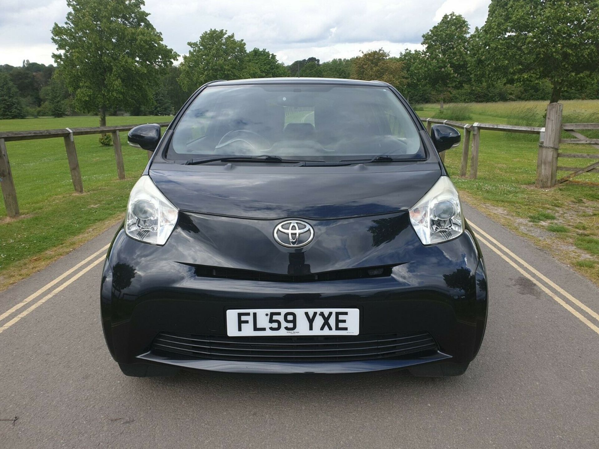 2009/59 REG TOYOTA IQ VVT-I 1.0 PETROL BLACK 3 DOOR HATCHBACK, SHOWING 4 FORMER KEEPERS *NO VAT* - Image 2 of 12