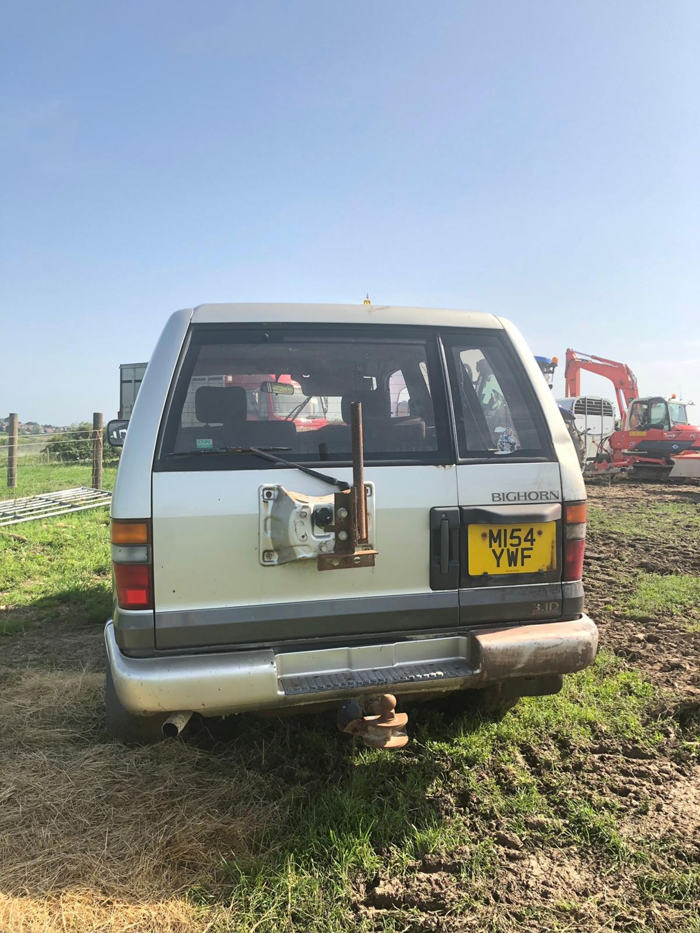 1994/M REG ISUZU BIGHORN 3.1 DIESEL LIGHT 4X4 UTILITY GREY/GOLD *NO VAT* - Image 4 of 4