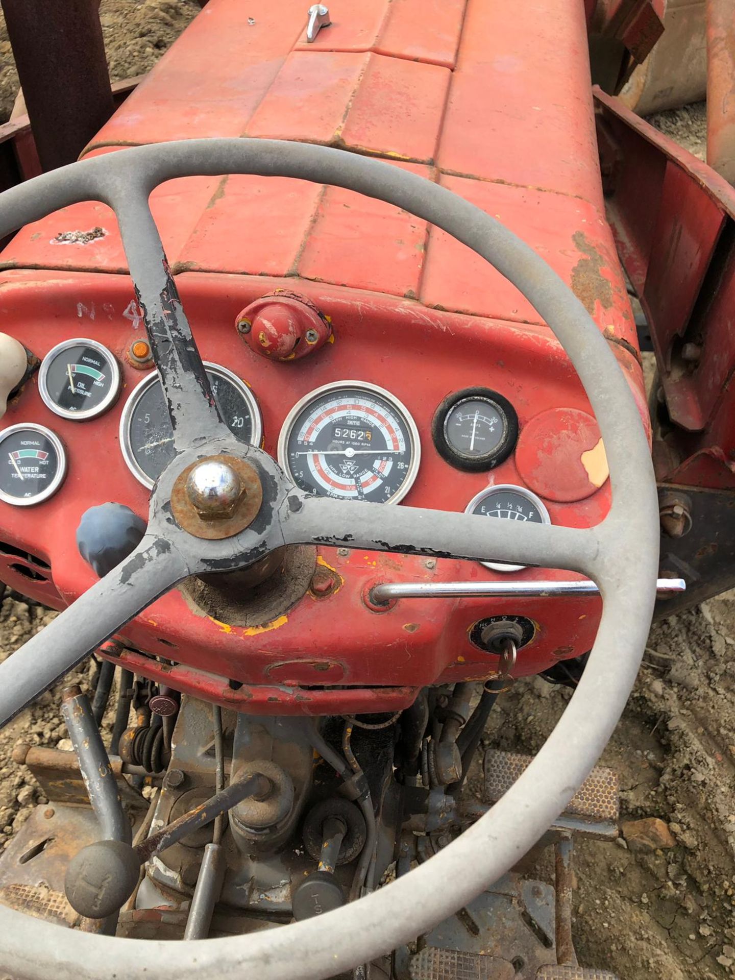 MASSEY FERGUSON 135 TRACTOR C/W FRONT LOADER ATTACHMENT, RUNS & WORKS - EX COLLEGE *PLUS VAT* - Image 2 of 6