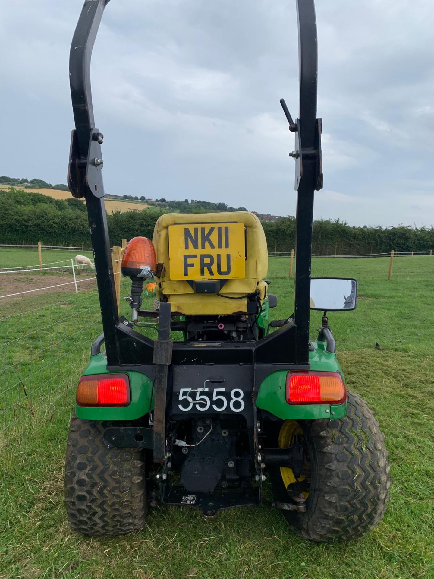 2011/11 REG JOHN DEERE X749 ULTIMATE 4X4 WHEEL STEER RIDE ON LAWN MOWER *PLUS VAT* - Image 13 of 13