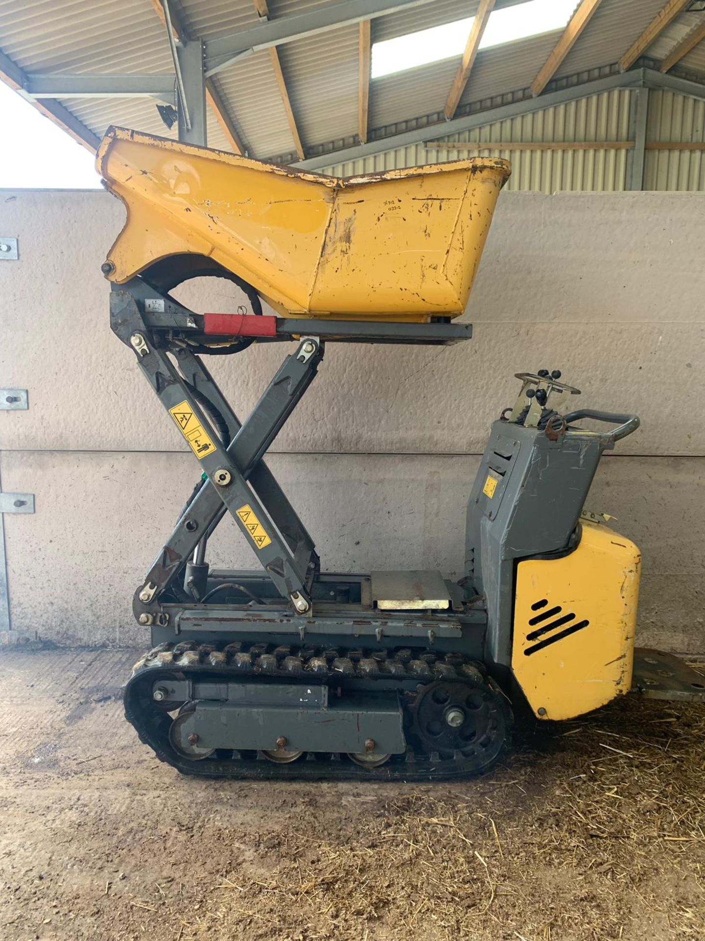 2014 MESSERSI TCH-07D/AV STAND ON TRACKED MINI DUMPER 500 KG *PLUS VAT* - Image 2 of 13