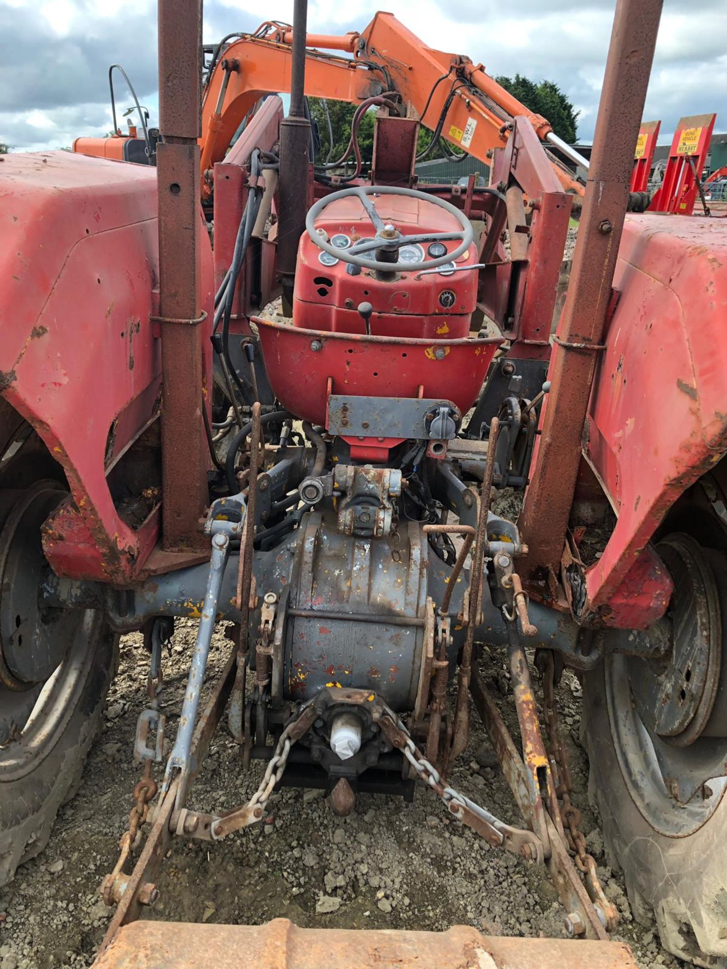 MASSEY FERGUSON 135 TRACTOR C/W FRONT LOADER ATTACHMENT, RUNS & WORKS - EX COLLEGE *PLUS VAT* - Image 3 of 6