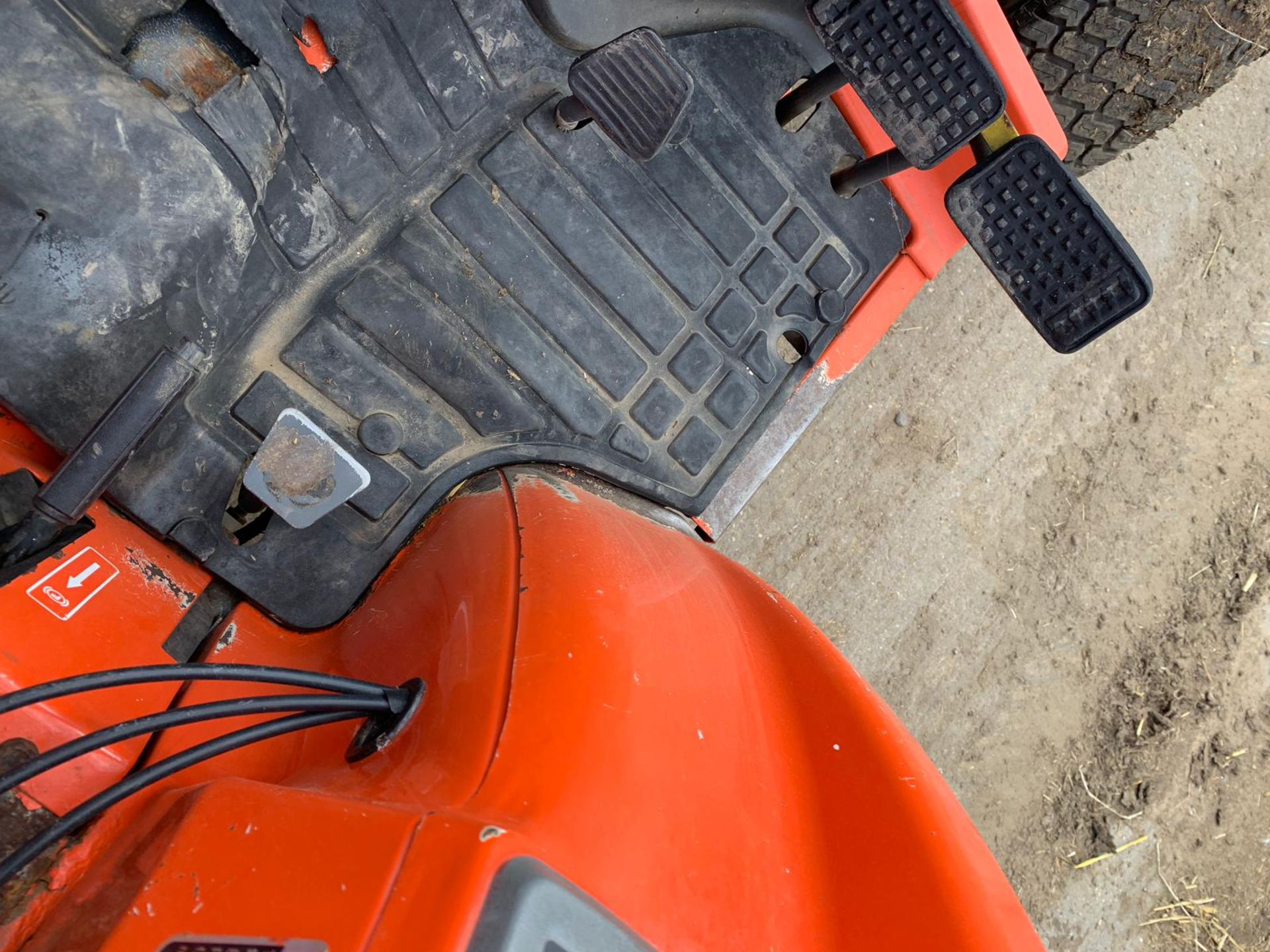 KUBOTA STA 35 COMPACT TRACTOR 4X4 HST PAS SPOOLS TURF TYRES PTO *PLUS VAT* - Image 8 of 15