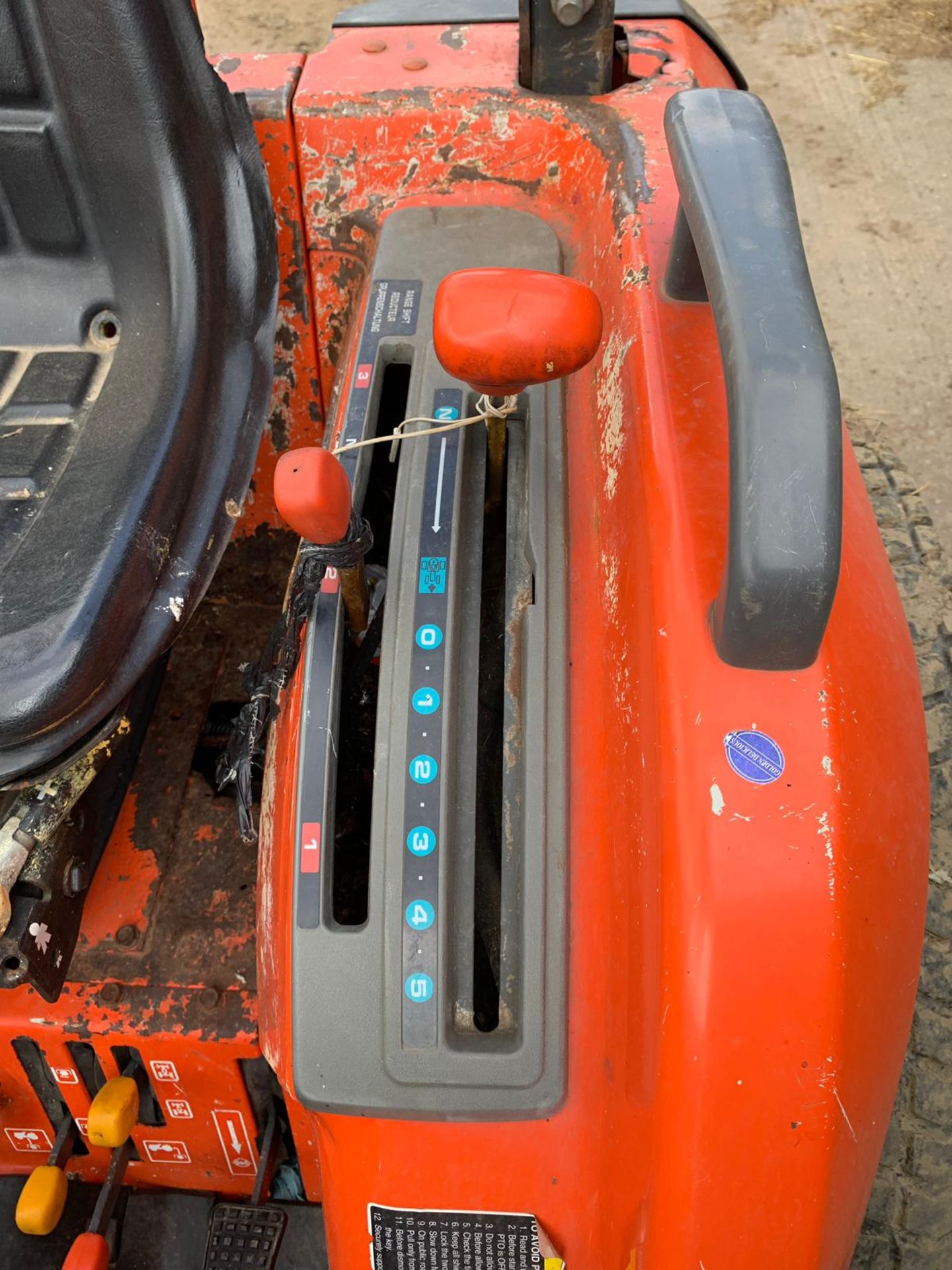 KUBOTA STA 35 COMPACT TRACTOR 4X4 HST PAS SPOOLS TURF TYRES PTO *PLUS VAT* - Image 6 of 15