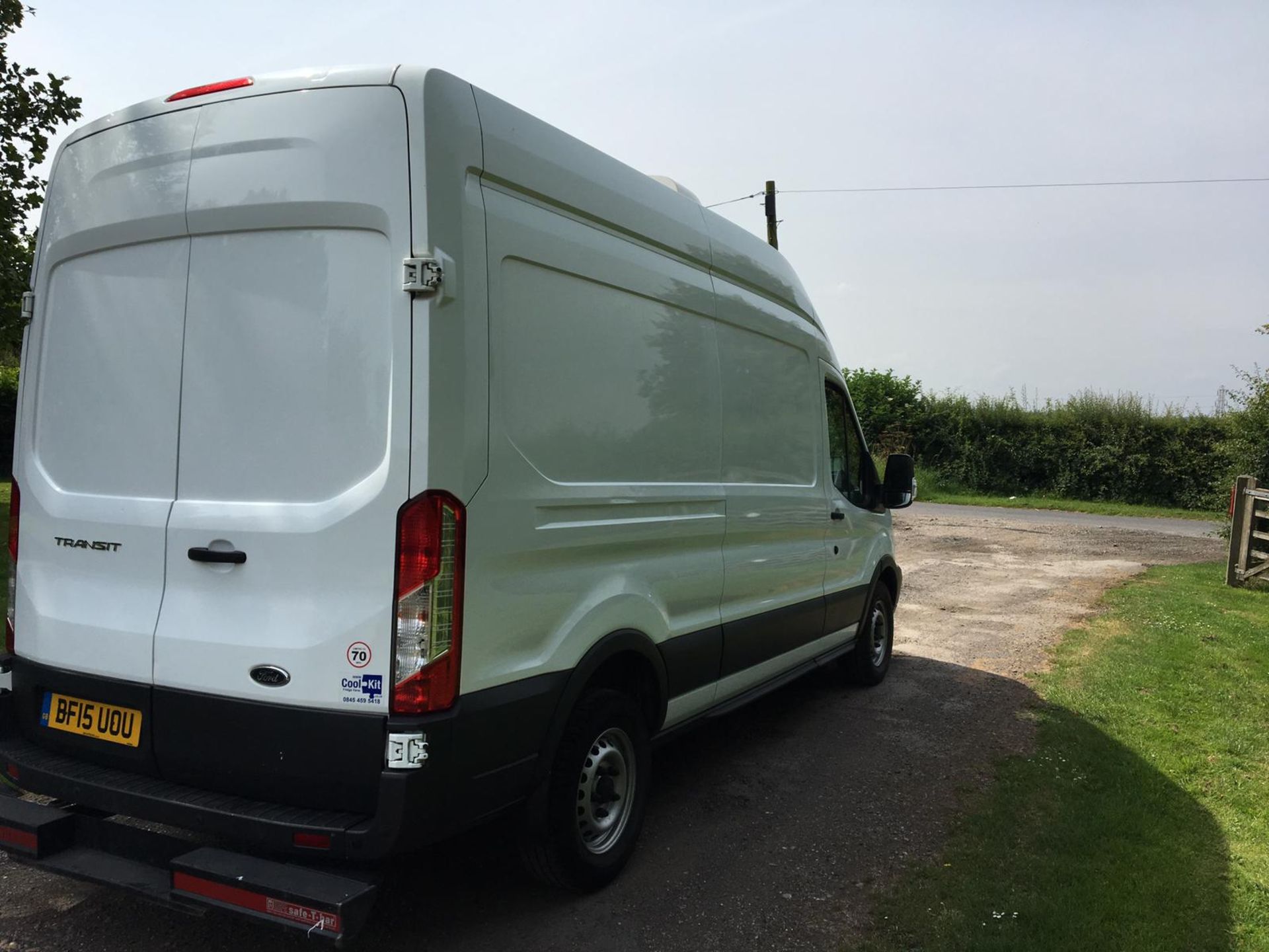 2015/15 REG FORD TRANSIT 350 FRIDGE 2.2 DIESEL WHITE PANEL VAN, SHOWING 0 FORMER KEEPERS *PLUS VAT* - Image 7 of 14