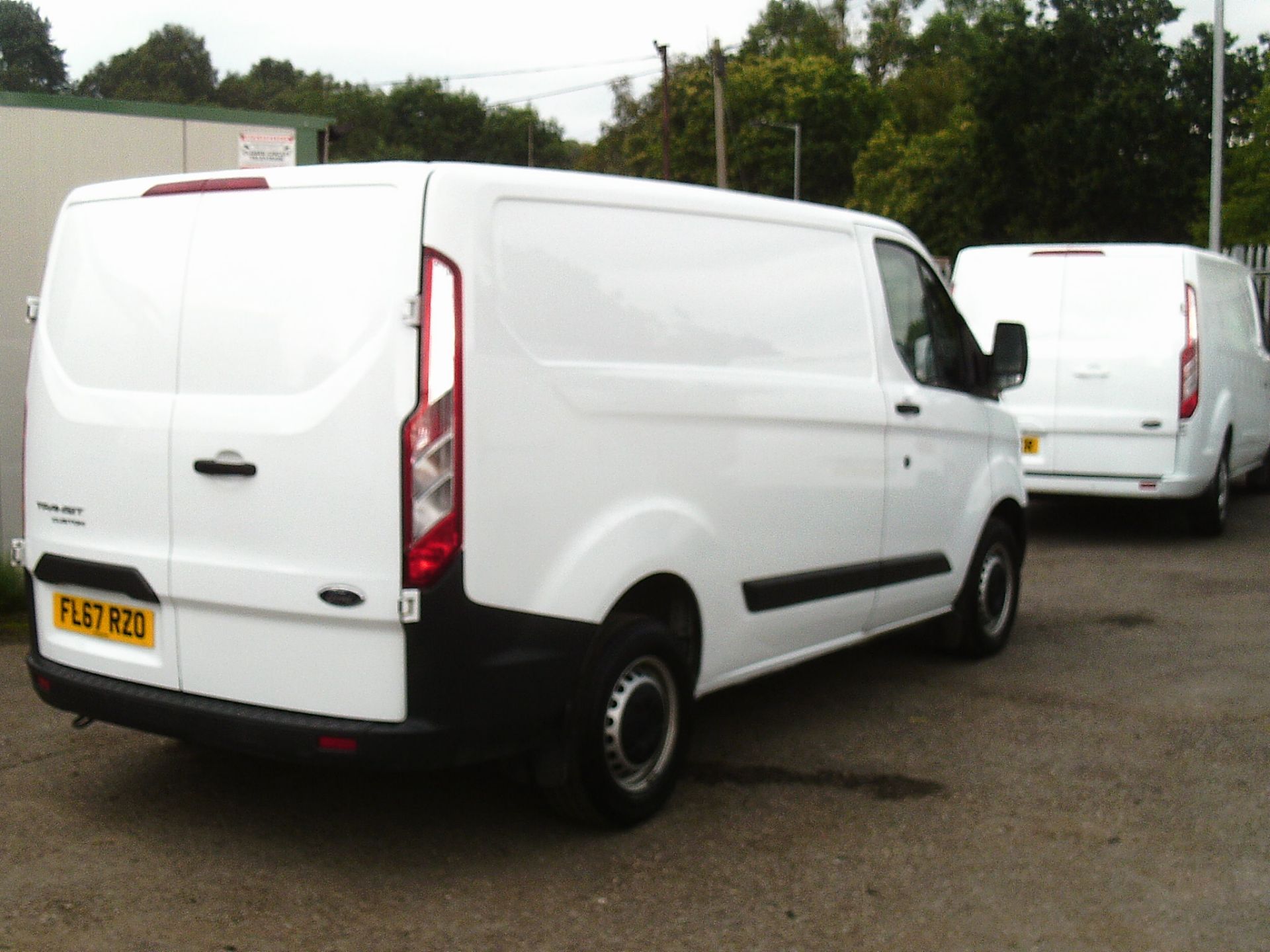 201767 REG FORD TRANSIT CUSTOM 290 SWB 2.0 DIESEL EURO 6 PANEL VAN, SHOWING 1 FORMER KEEPER - Image 6 of 12