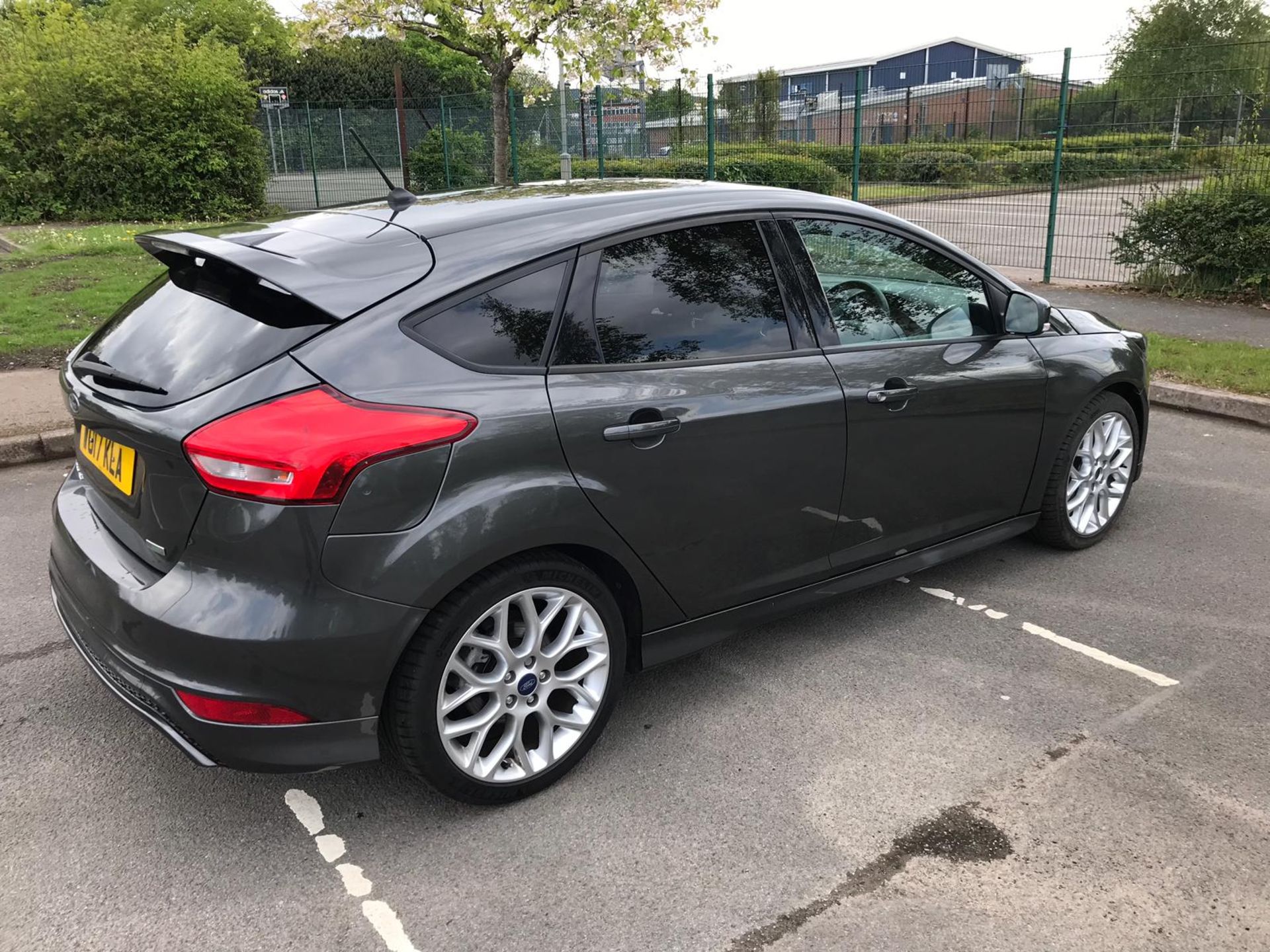 2017/17 REG FORD FOCUS ST-LINE 1.0 ECO-BOOST PETROL GREY 5 DOOR HATCHBACK *NO VAT* - Image 6 of 9