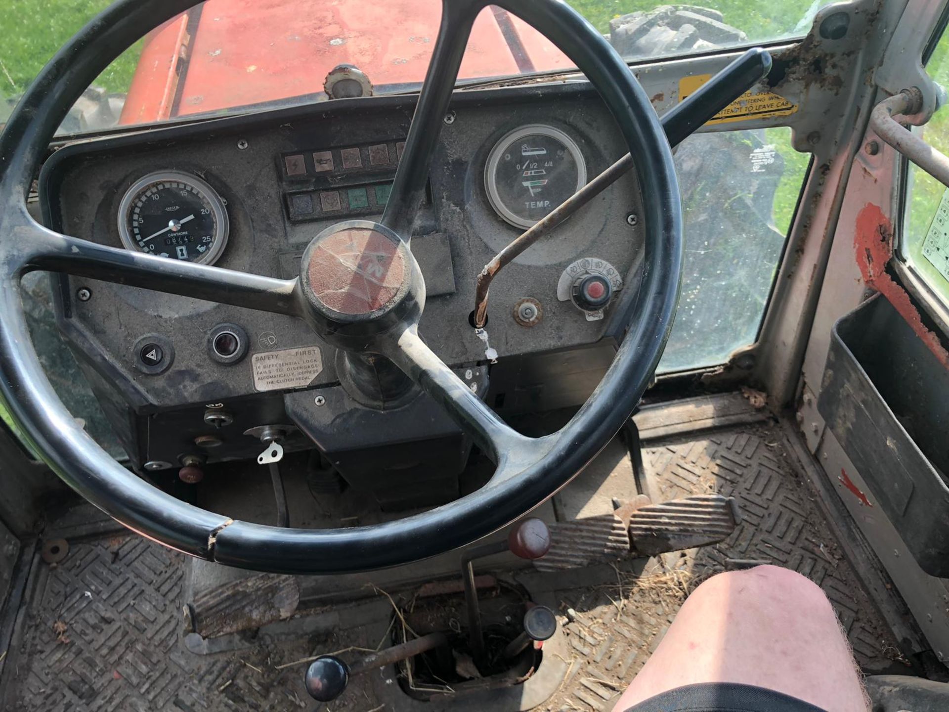 MASSEY FERGUSON 698 4X4 TRACTOR, RUNS AND WORKS *PLUS VAT* - Image 8 of 8