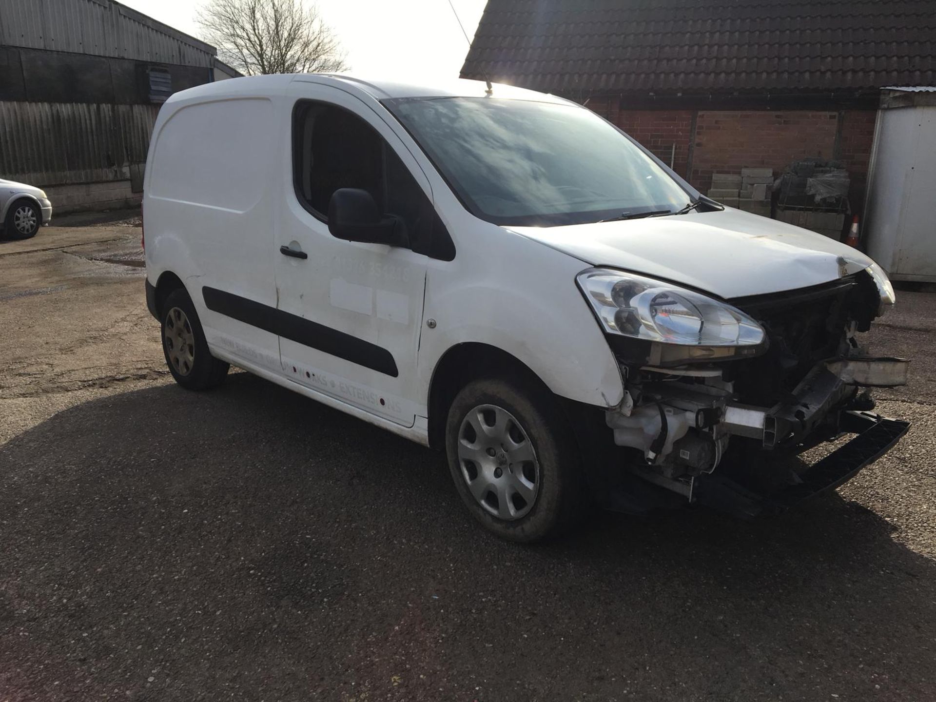 2014/14 REG PEUGEOT PARTNER 850 PROFESSIONAL L1 WHITE DIESEL PANEL VAN, SHOWING 1 FORMER KEEPER