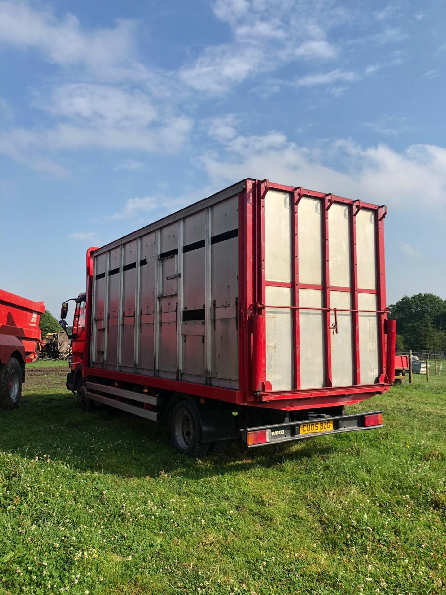 2005/05 REG IVECO FORD EUROCARGO 75E17 HORSEBOX LORRY 4.0 DIESEL, SHOWING 1 FORMER KEEPER *PLUS VAT* - Image 3 of 11