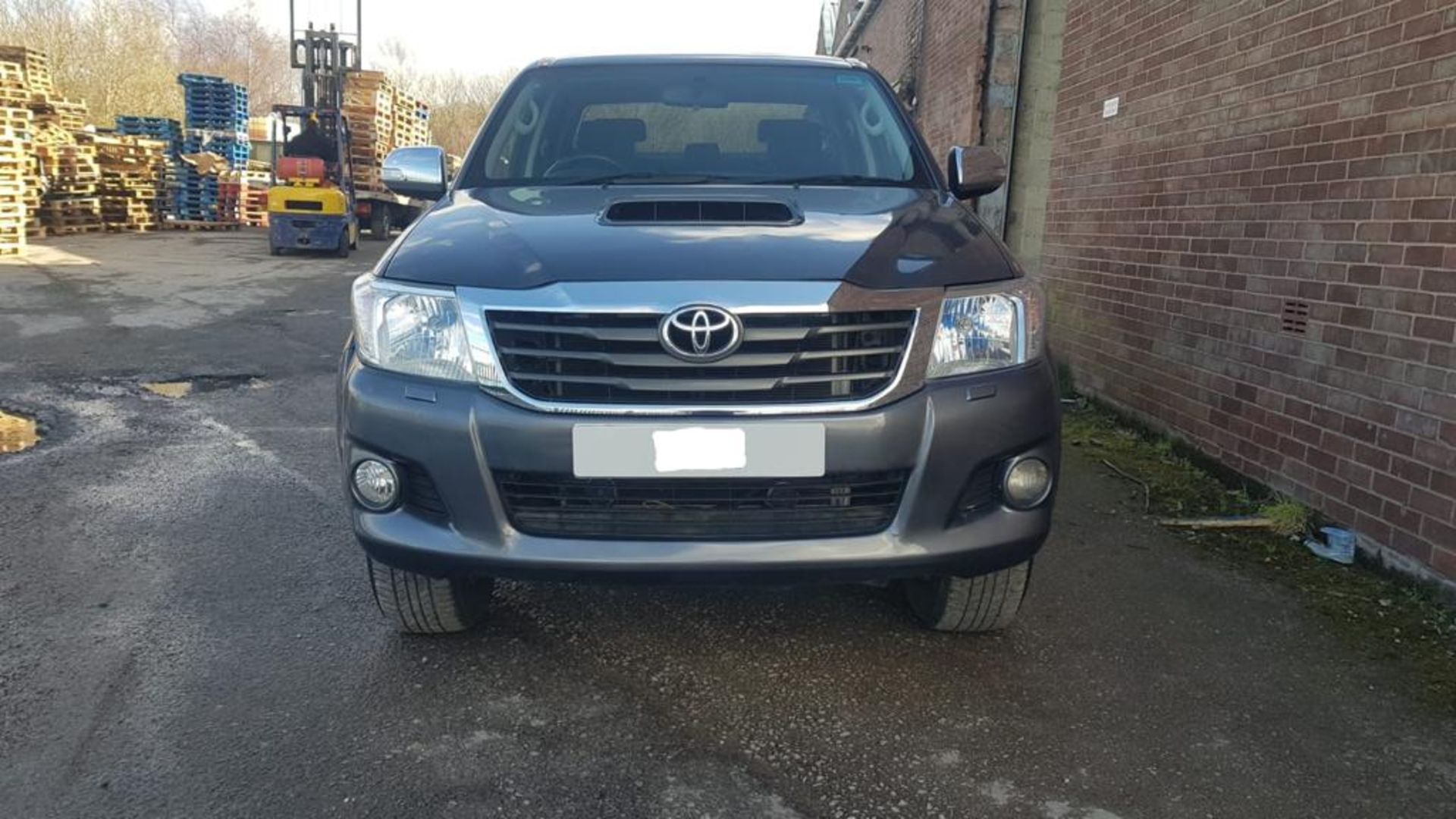 2015/64 REG TOYOTA HILUX INVINCIBLE D-4D 4X4 GREY DIESEL LIGHT UTILITY, SHOWING 1 FORMER KEEPER - Image 4 of 22