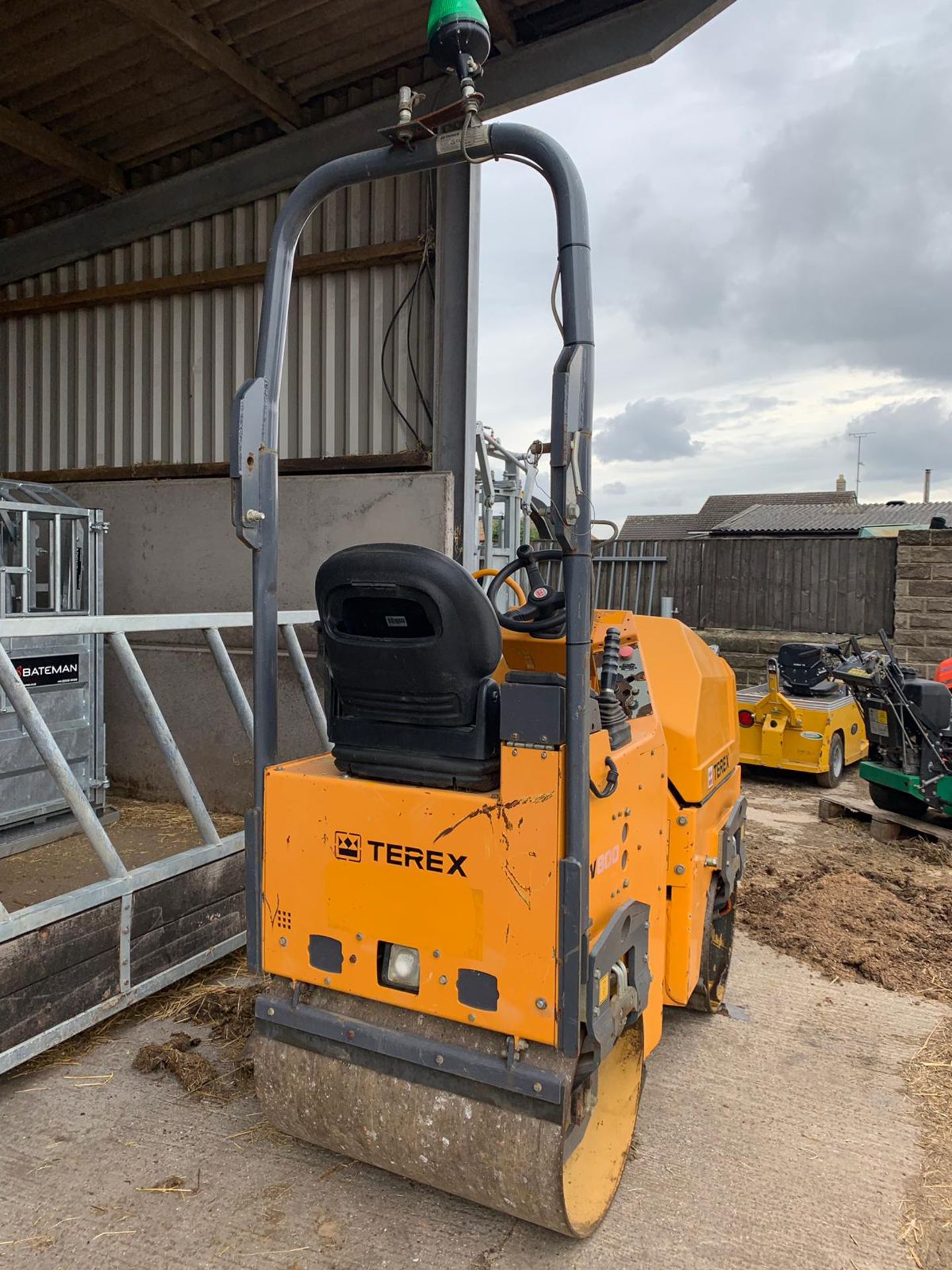 2013 TEREX TV800K TWIN DRUM VIBRATING RIDE ON ROLLER, STARTS, RUNS AND VIBRATES *PLUS VAT* - Image 5 of 9