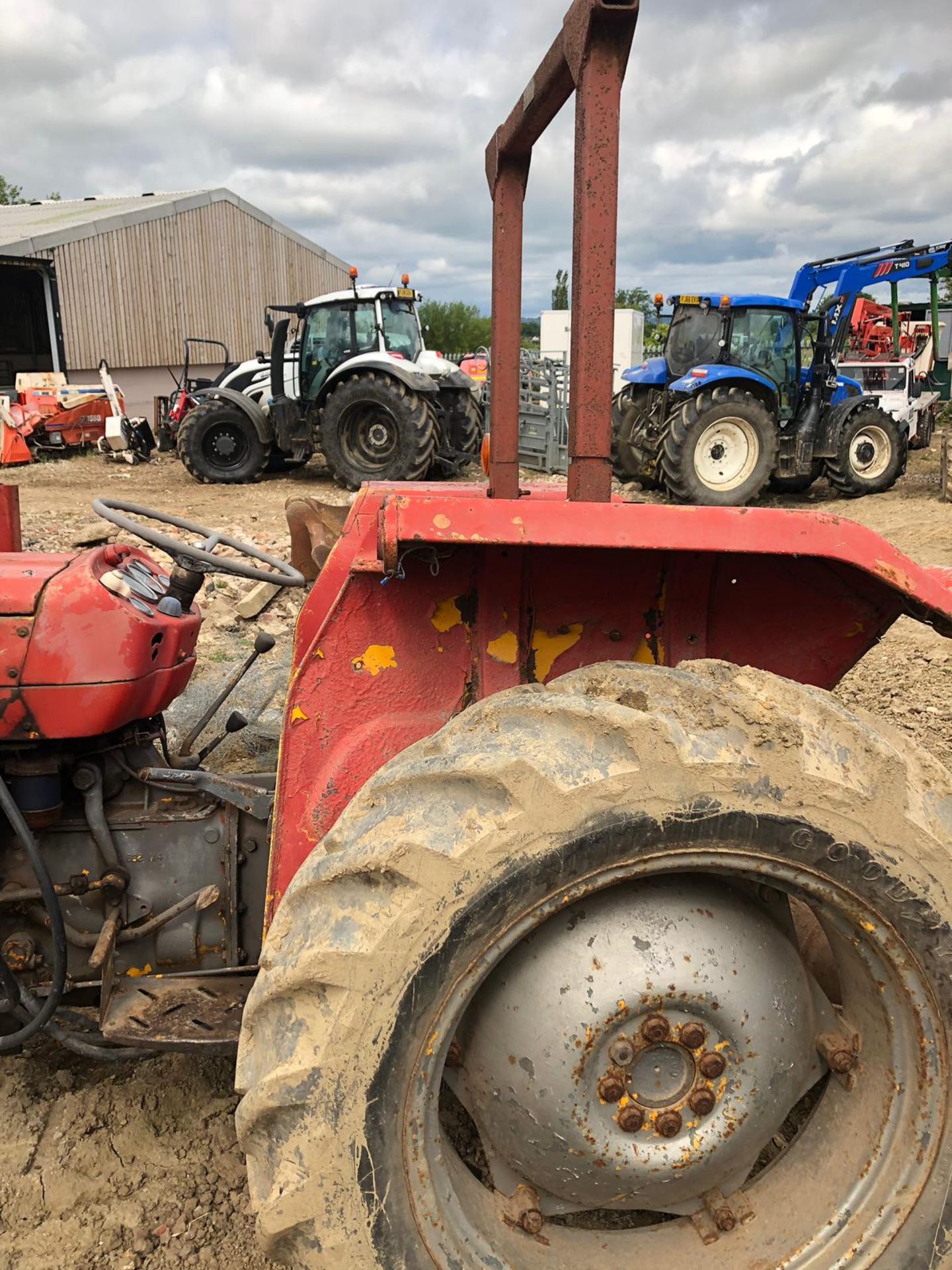 MASSEY FERGUSON 135 TRACTOR C/W FRONT LOADER ATTACHMENT, RUNS & WORKS - EX COLLEGE *PLUS VAT* - Image 5 of 6