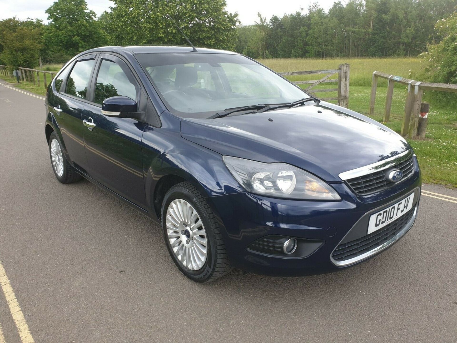 2010/10 REG FORD FOCUS TITANIUM 100 BLUE 1.6 PETROL 5 DOOR HATCHBACK *NO VAT*