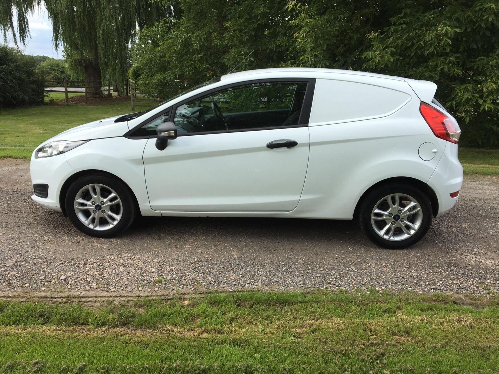 2013/63 REG FORD FIESTA ECONETIC TECH TDCI 1.6 DIESEL CAR/VAN, SHOWING 0 FORMER KEEPERS *PLUS VAT* - Image 4 of 13