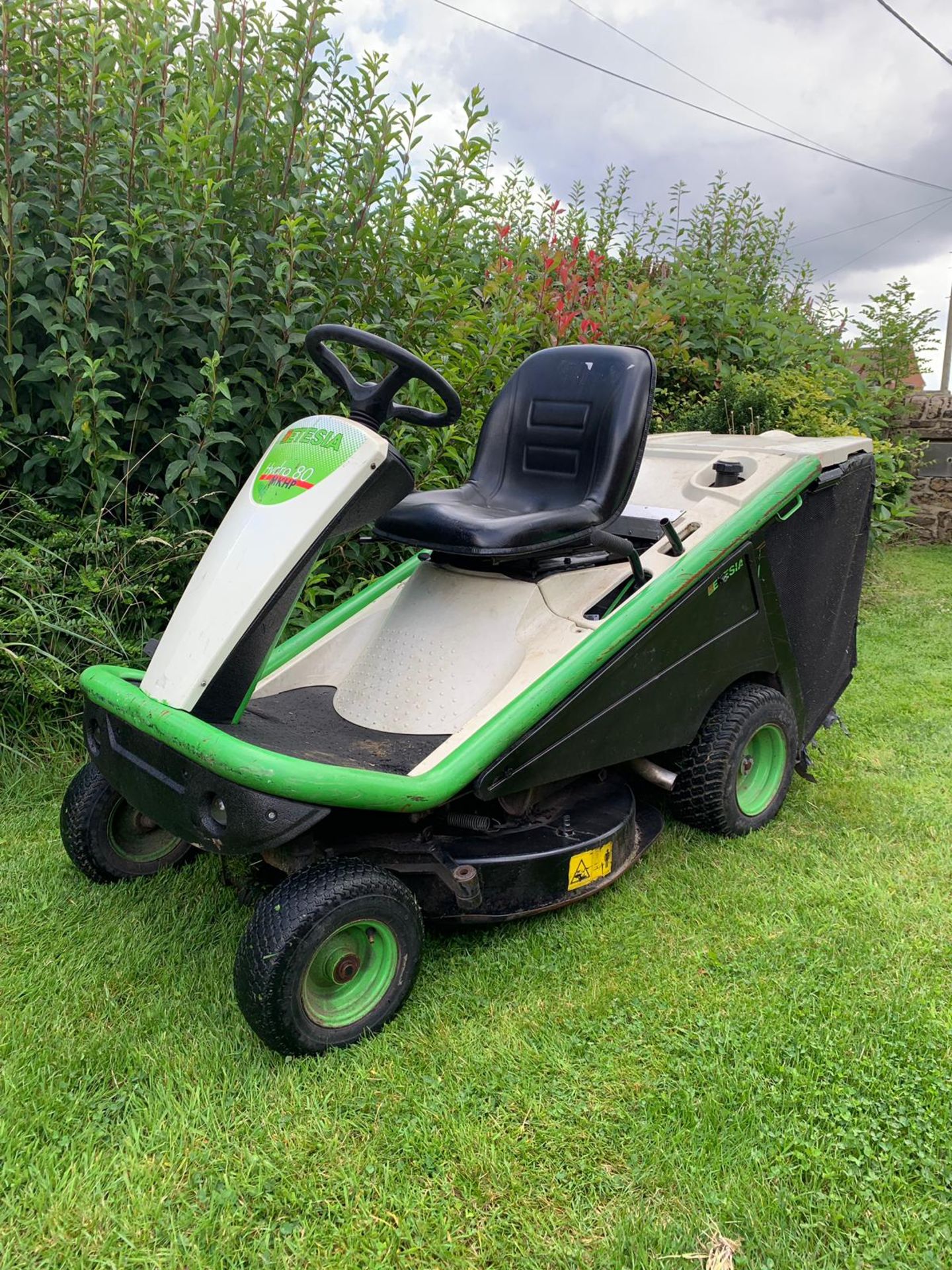 2015 ETESIA HYDRO 80 MKHP 3 RIDE ON LAWN MOWER, 240 KG, 11.9 KW, RUNS AND WORKS *PLUS VAT* - Image 8 of 9