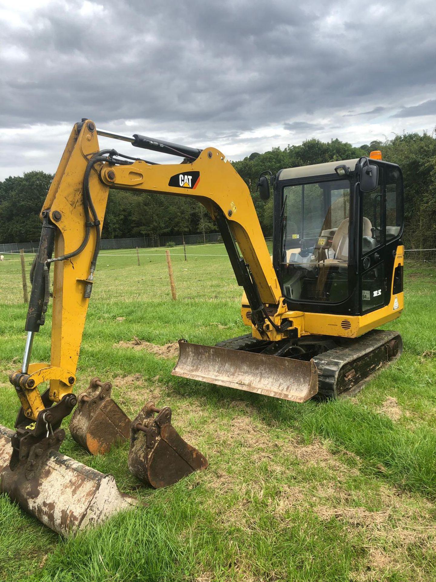 2012 CATERPILLAR 302.5C 3 TON TRACKED DIGGER / EXCAVATOR *PLUS VAT* - Image 9 of 9