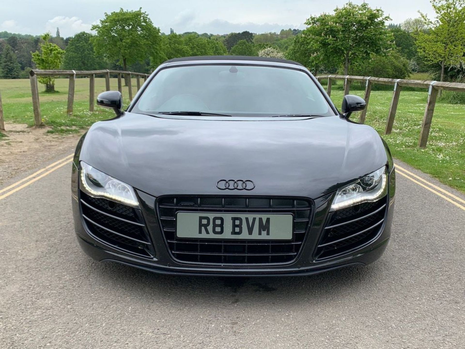 2010 AUDI R8 SPYDER QUATTRO V10 5.2L PETROL SEMI-AUTOMATIC GEARBOX BLACK CONVERTIBLE *NO VAT* - Image 3 of 14