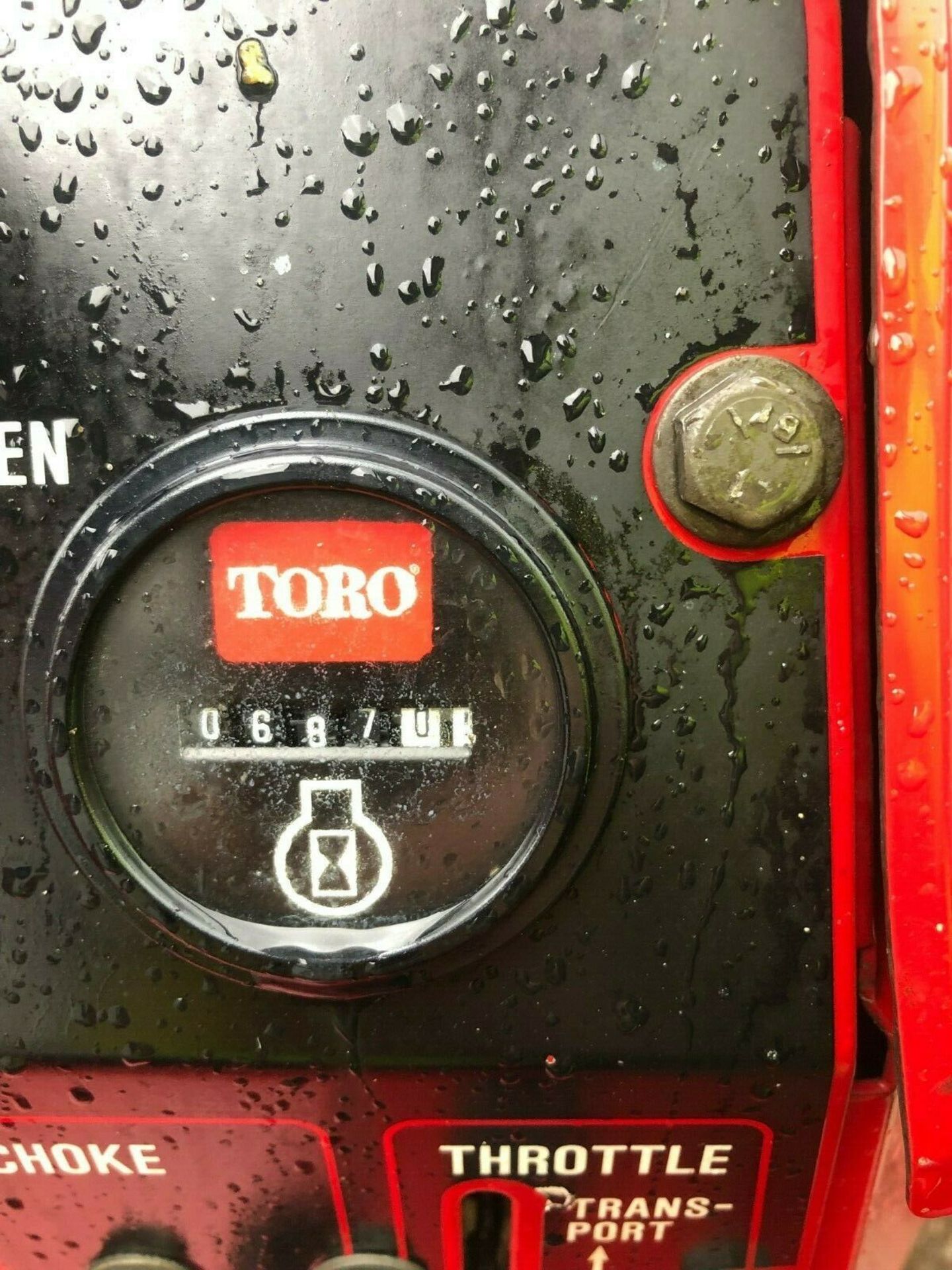 TORO 216 PETROL, TRIPLE RIDE ON MOWER, GENUINE 687 HOURS, 1 OWNER FROM NEW *NO VAT* - Image 5 of 5