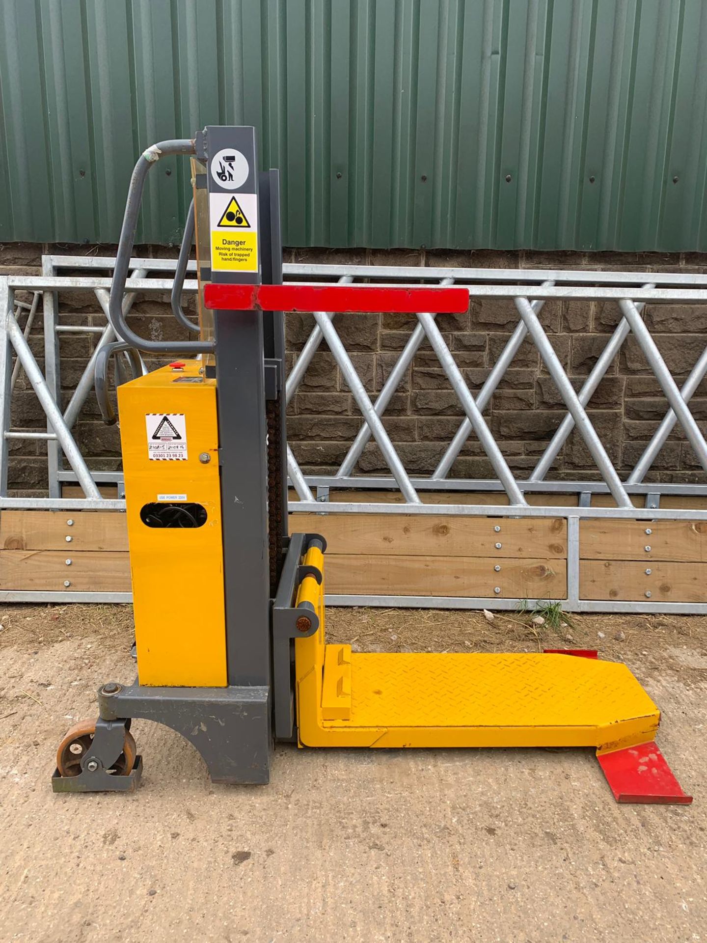 WARRIOR YM250 ELECTRIC PALLET TRUCK, WEIGHT 270 KGS, LIFT HEIGHT 1M, YEAR 2013 *PLUS VAT* - Image 7 of 9