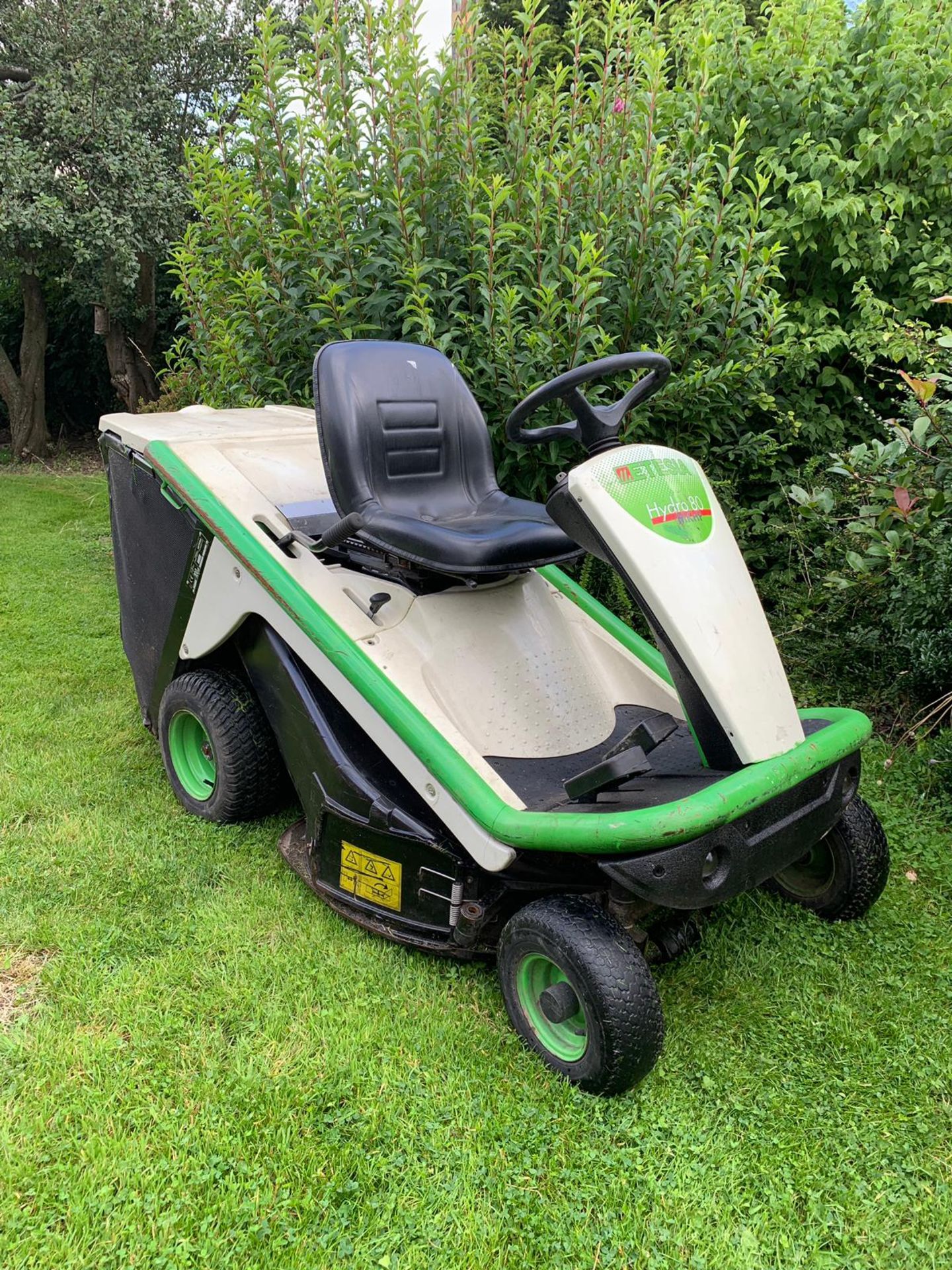 2015 ETESIA HYDRO 80 MKHP 3 RIDE ON LAWN MOWER, 240 KG, 11.9 KW, RUNS AND WORKS *PLUS VAT* - Image 2 of 9