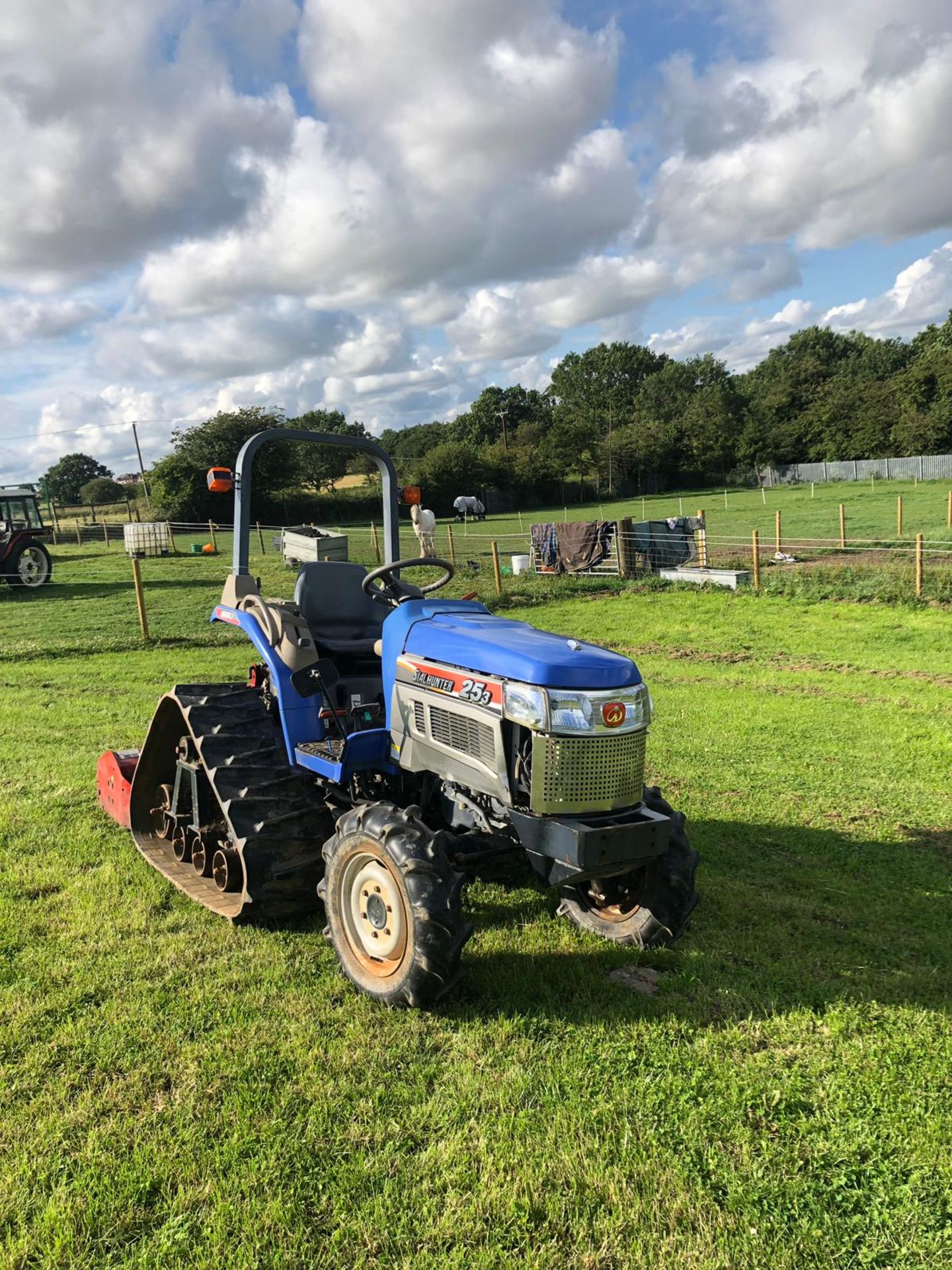 ISEKI 253 TRACKED TRACTOR, RUNS WORKS & DRIVES, 4 WHEEL DRIVE, FLAIL MOWER NOT INCLUDED *NO VAT*