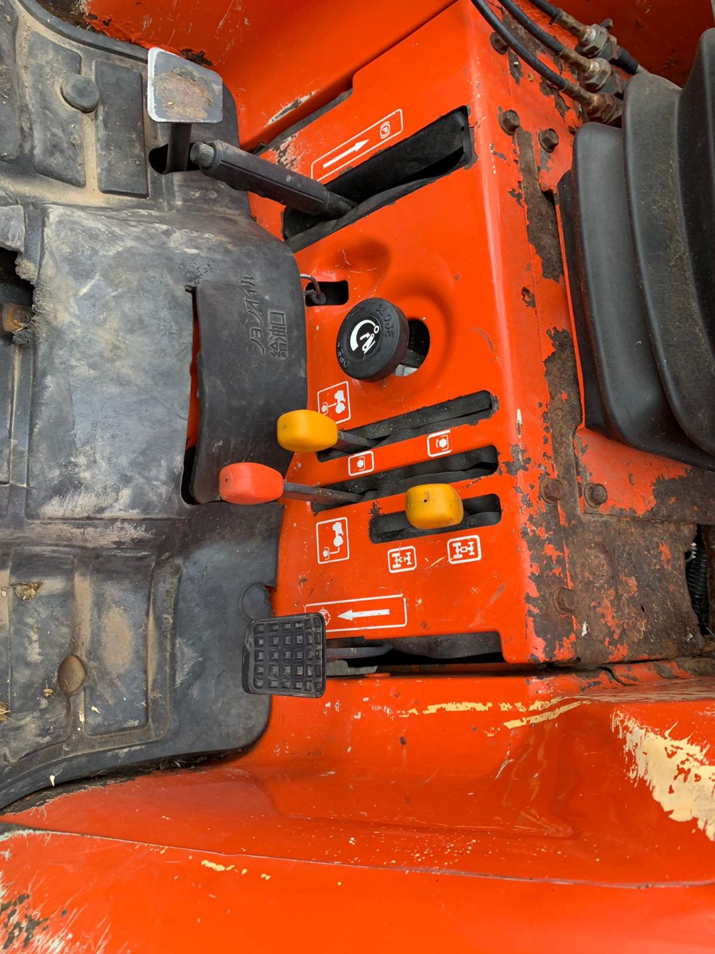 KUBOTA STA 35 COMPACT TRACTOR 4X4 HST PAS SPOOLS TURF TYRES PTO *PLUS VAT* - Image 7 of 15