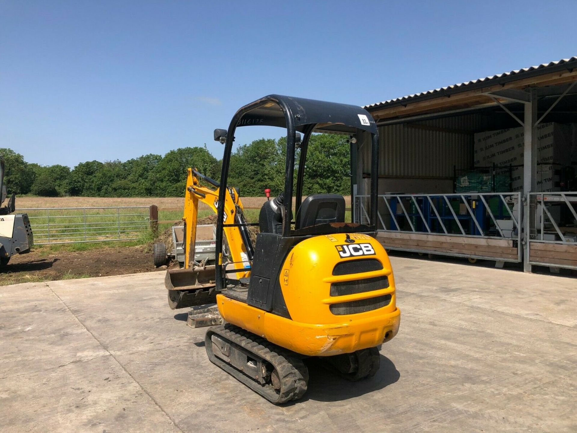 JCB 8014 EXCAVATOR, YEAR 2016, ONLY 913 HOURS, COMPLETE WITH 2 BUCKETS *PLUS VAT* - Image 3 of 8