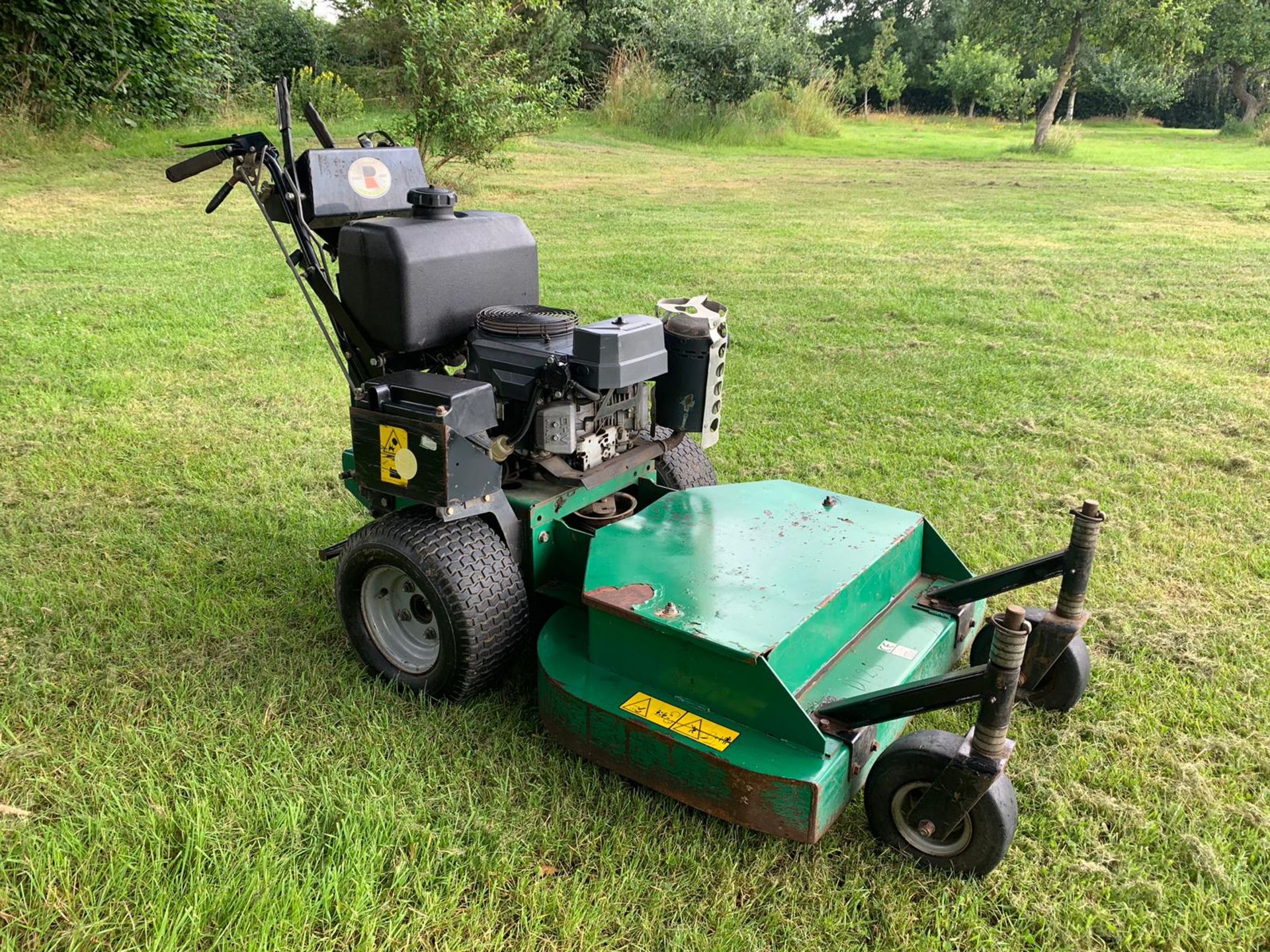 2008 CGC WALK BEHIND ZERO TURN HEAVY DUTY COMMERCIAL LAWN MOWER 172 KG, 11 KW POWER *PLUS VAT*