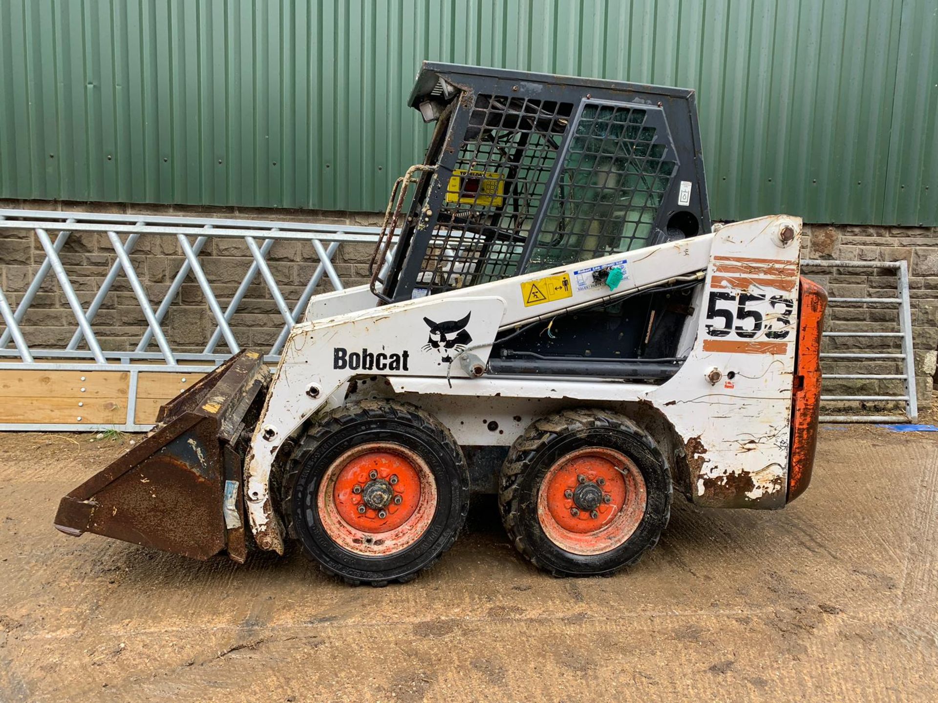 2002 BOBCAT 553 SKID STEER LOADER, RUNS, WORKS AND LIFTS *PLUS VAT*