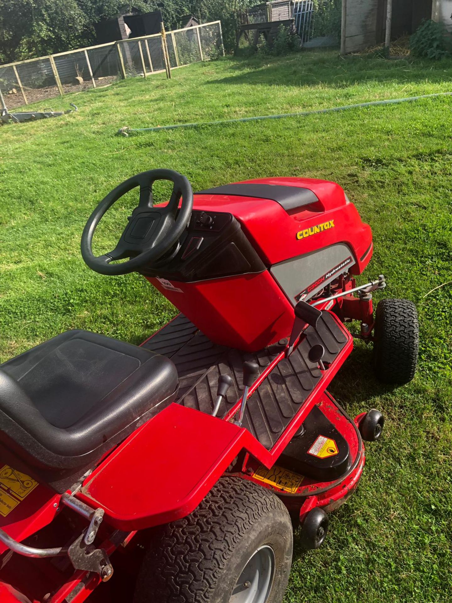 COUNTAX C300H RIDE ON LAWN MOWER *NO VAT* - Image 3 of 6