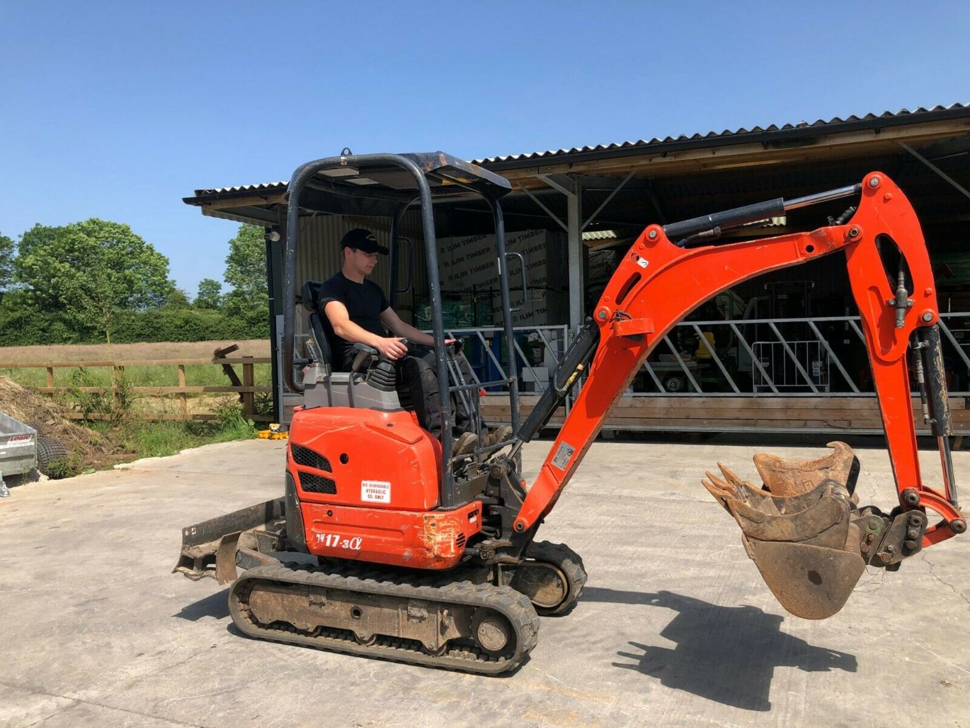 KUBOTA U17-3A EXCAVATOR, 1.7 TON, COMPLETE WITH 3 BUCKETS, YEAR 2014 *PLUS VAT* - Image 2 of 9