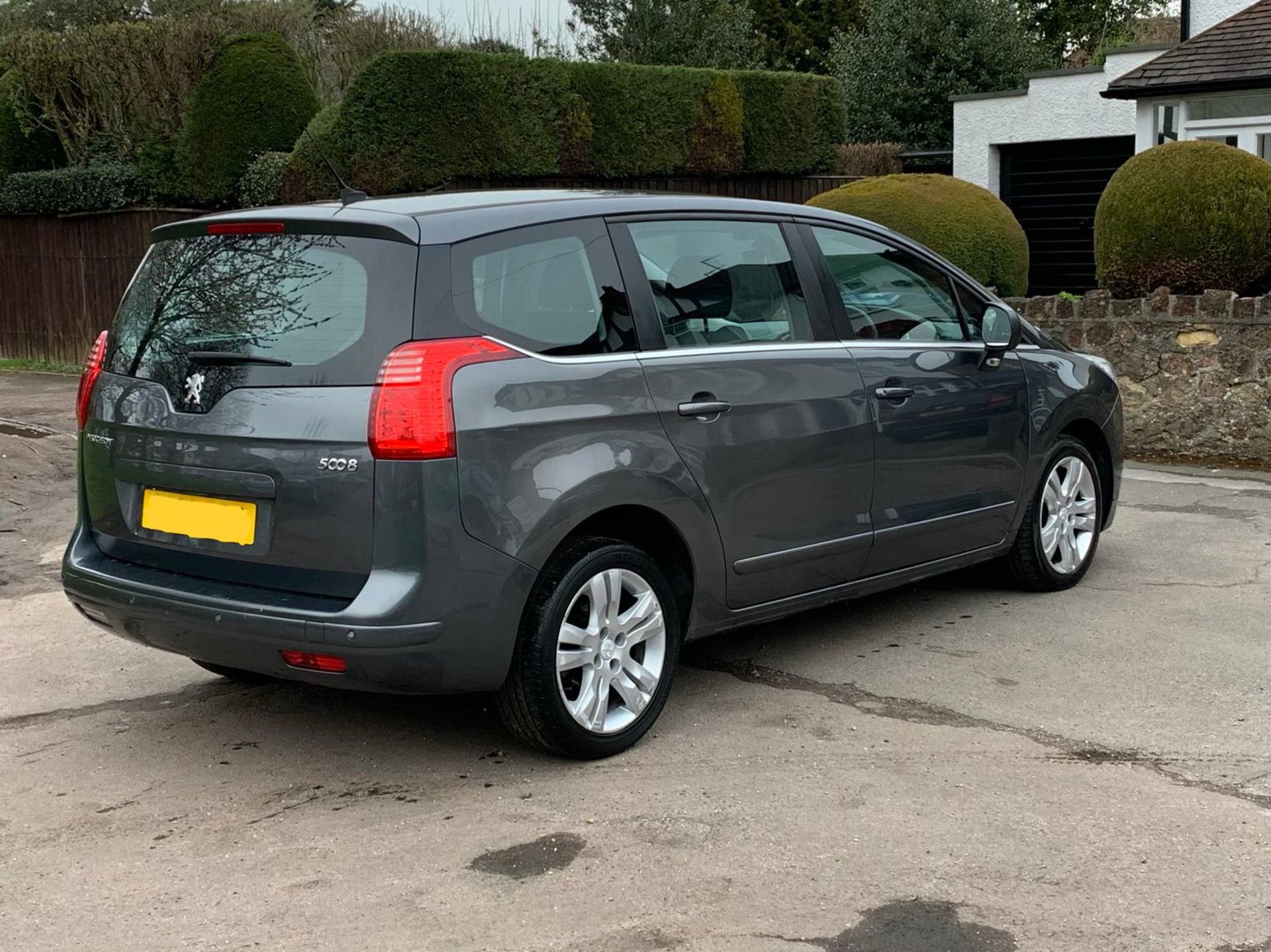 2013/13 REG PEUGEOT 5008 ACTIVE HDI AUTO 2.0 DIESEL METALLIC GREY MPV, LOW MILES *NO VAT* - Image 3 of 10