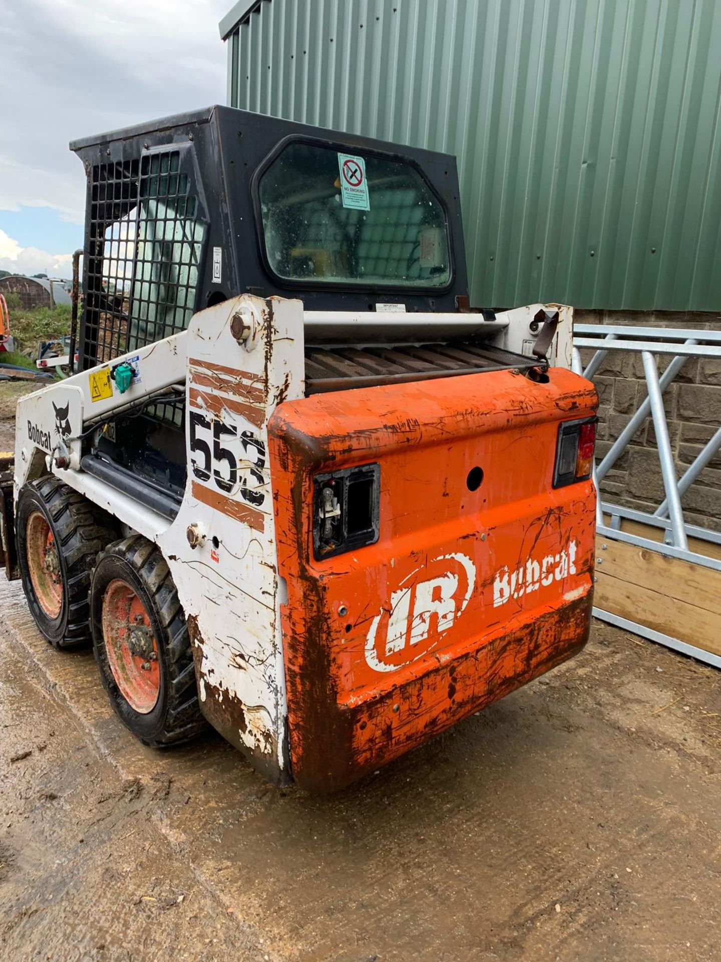 2002 BOBCAT 553 SKID STEER LOADER, RUNS, WORKS AND LIFTS *PLUS VAT* - Image 3 of 10